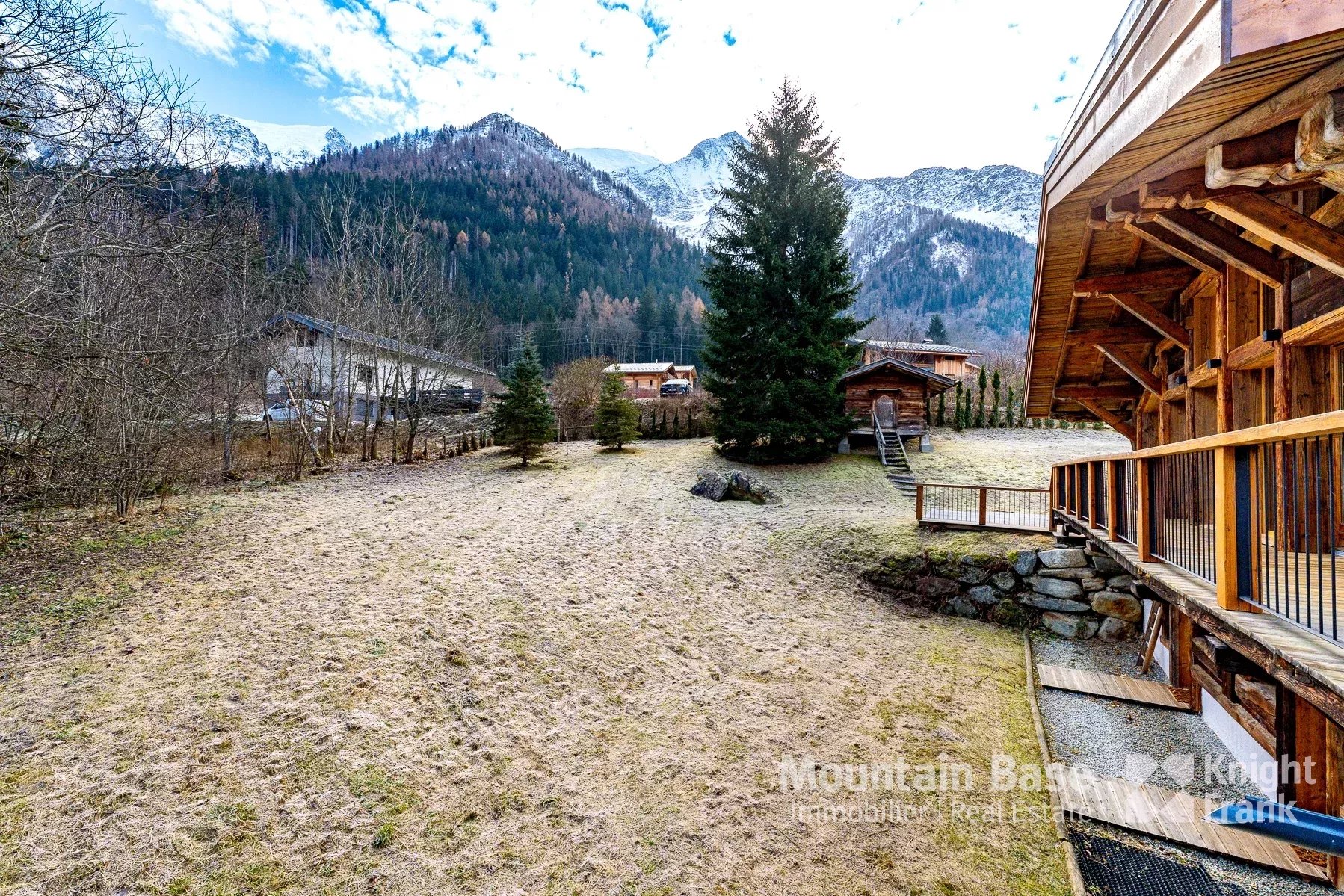 Photo of Newly renovated 4-bedroom chalet located next to the woods in the Bois Rond area of Taconnaz.