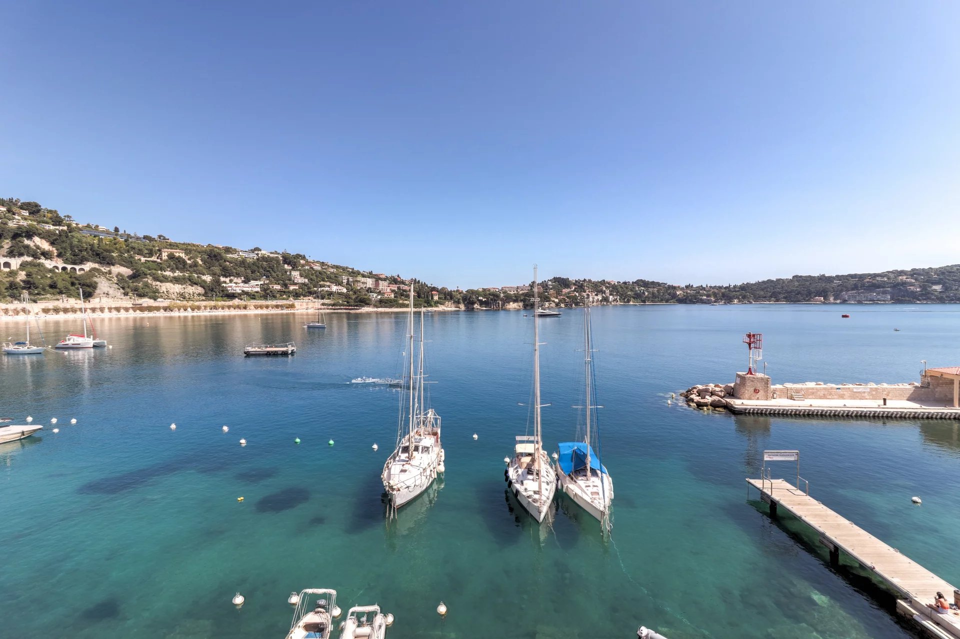 VILLEFRANCHE-SUR-MER - LES MARINIÈRES - FLAT - 3 ROOMS - 78M2