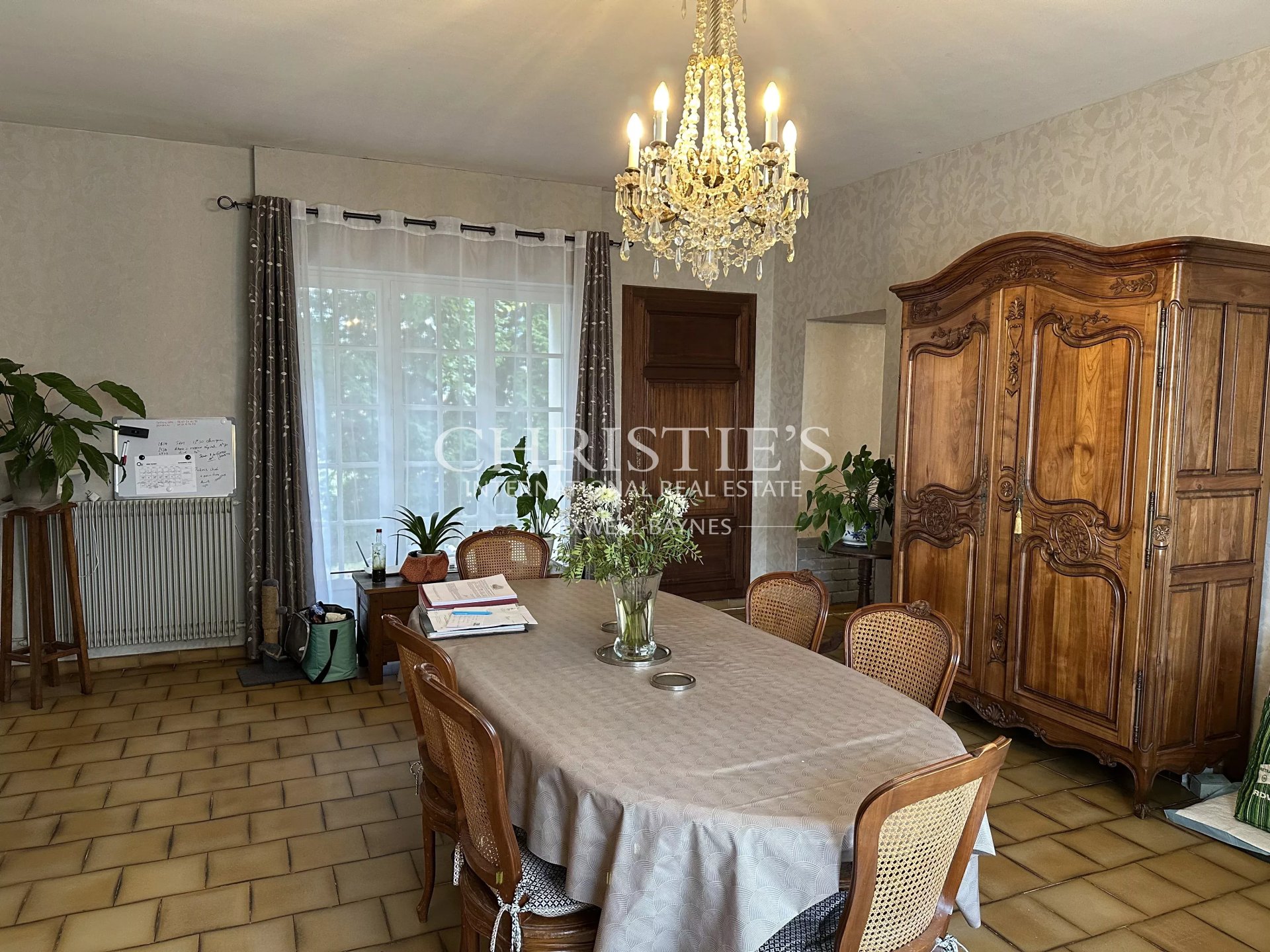 4 Bedroom Vineyard's Image 10