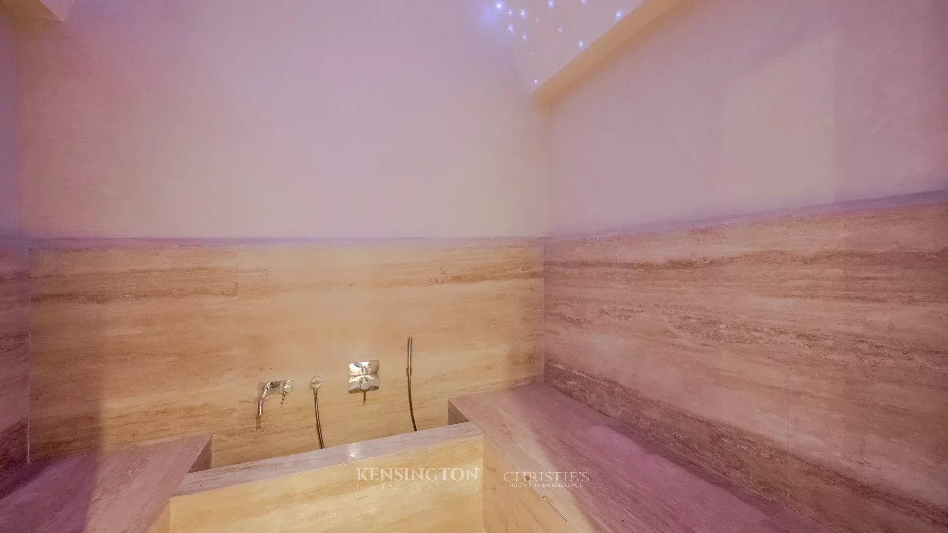 6 Bedroom Villa/Townhouse's Image 33