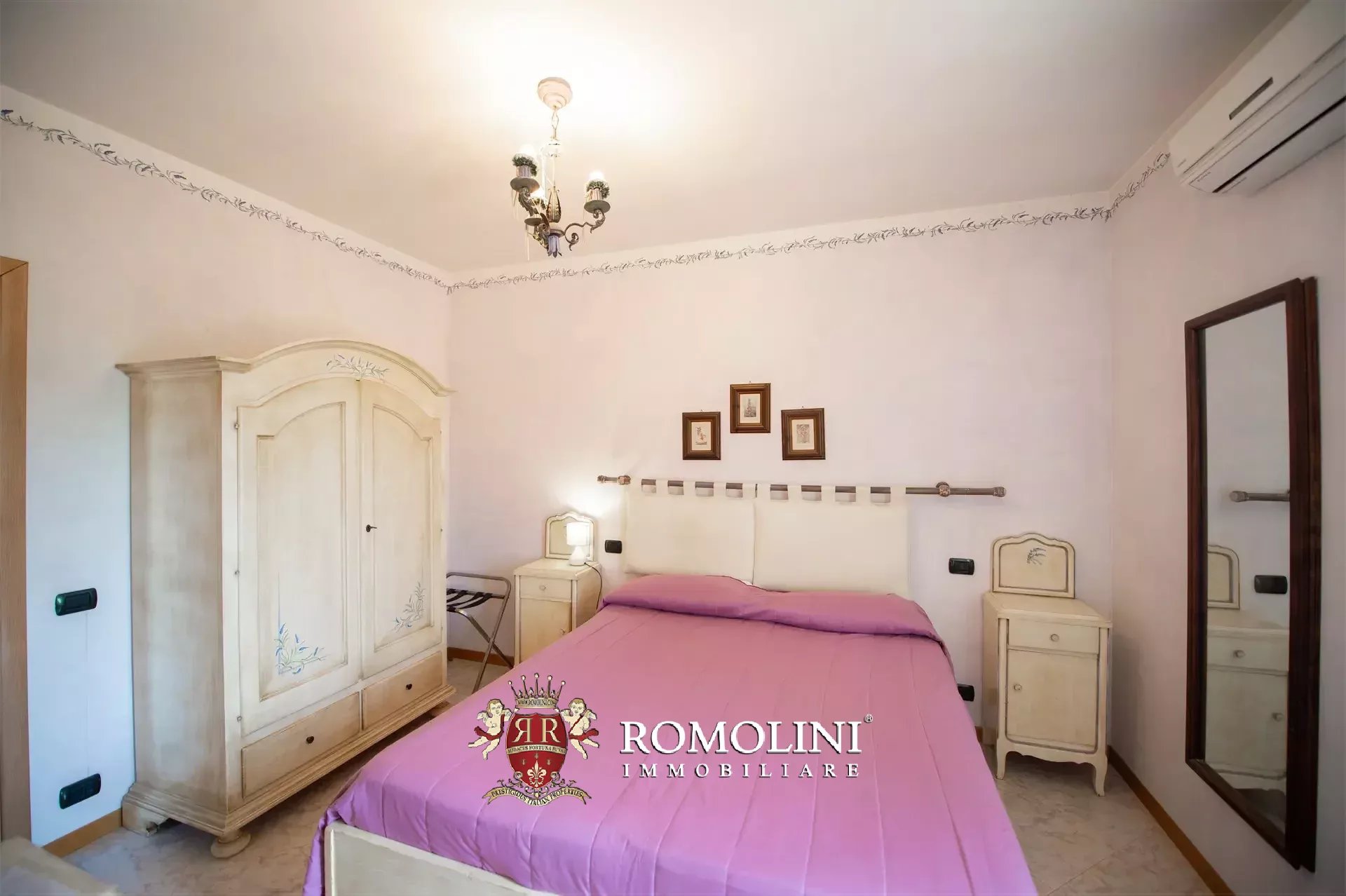 6 Bedroom Villa/Townhouse's Image 34