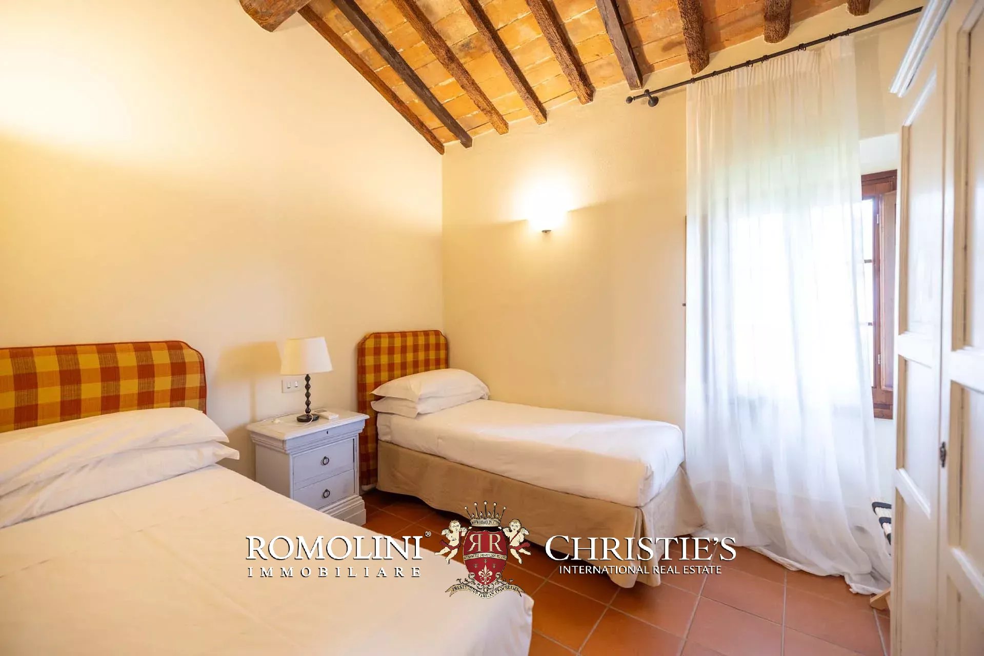 37 Bedroom Villa/Townhouse's Image 105