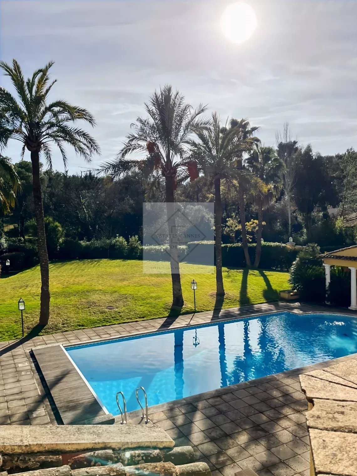 MOUGINS — VILLA D’EXCEPTION À LOUER À L’ANNÉE — photo 12