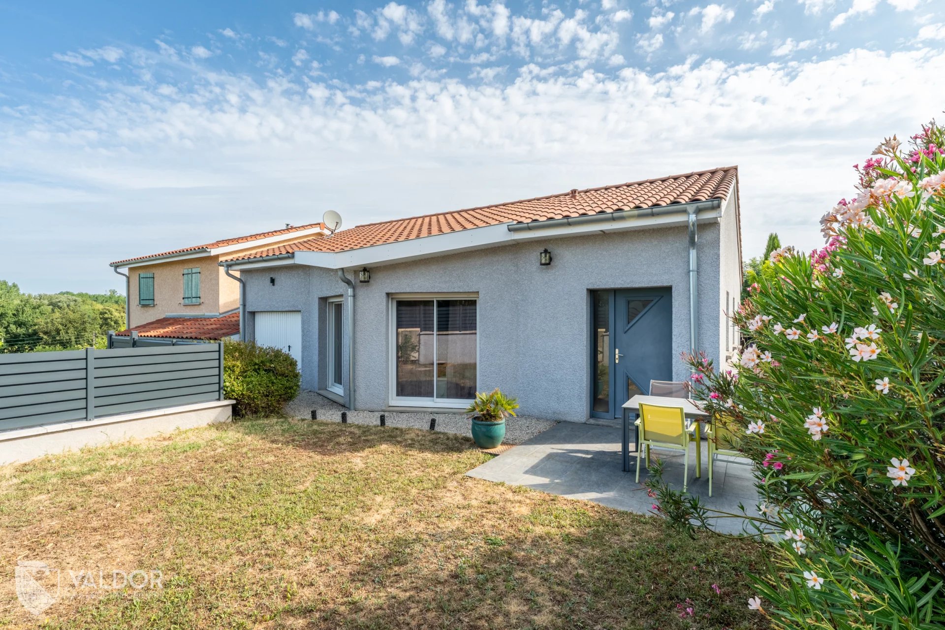 Maison de 2015 (norme RT2012) - Plain pied - Environnement calme et résidentiel
