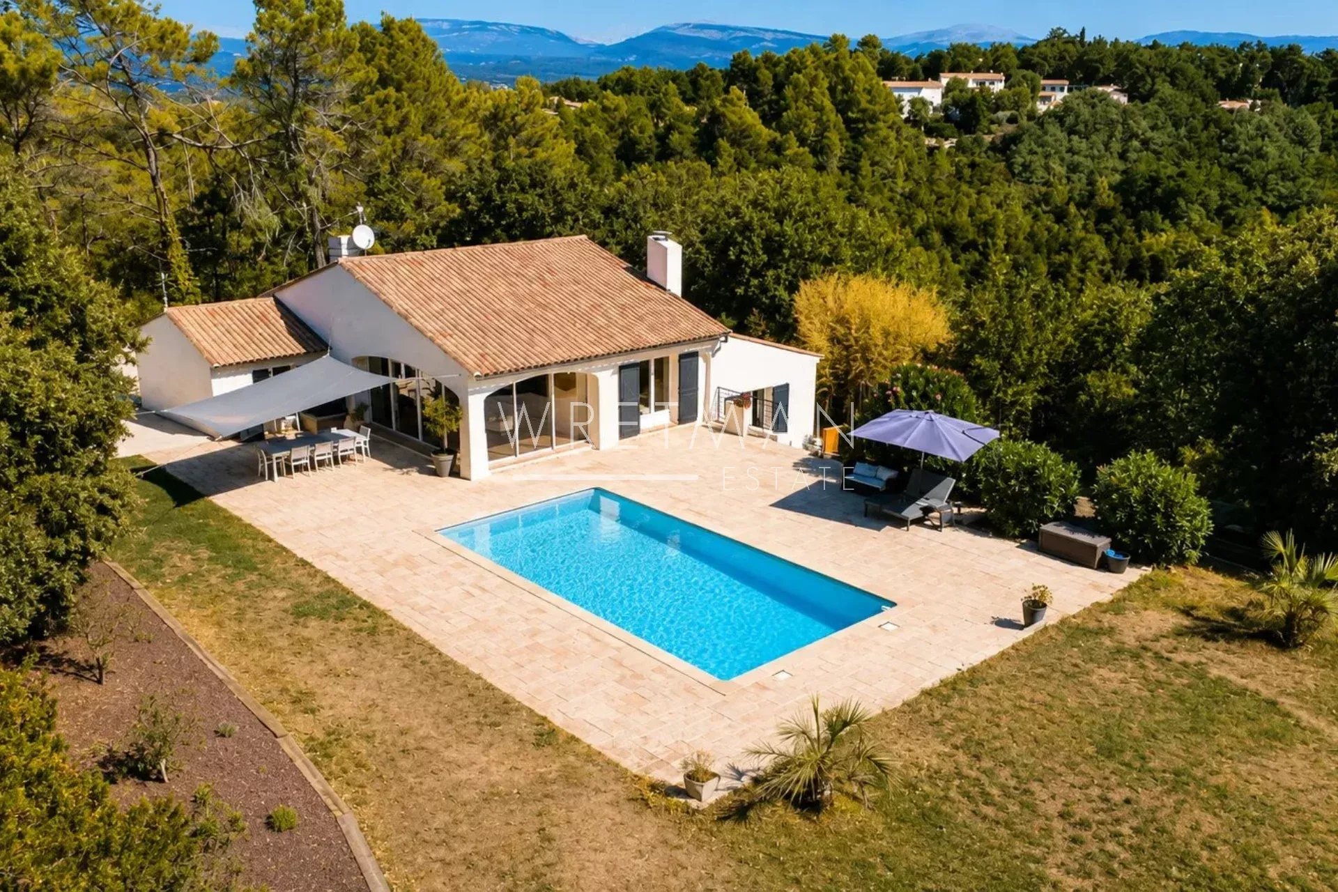 Belle villa rénovée de 250 m² avec piscine - Saint-Paul-en-Forêt