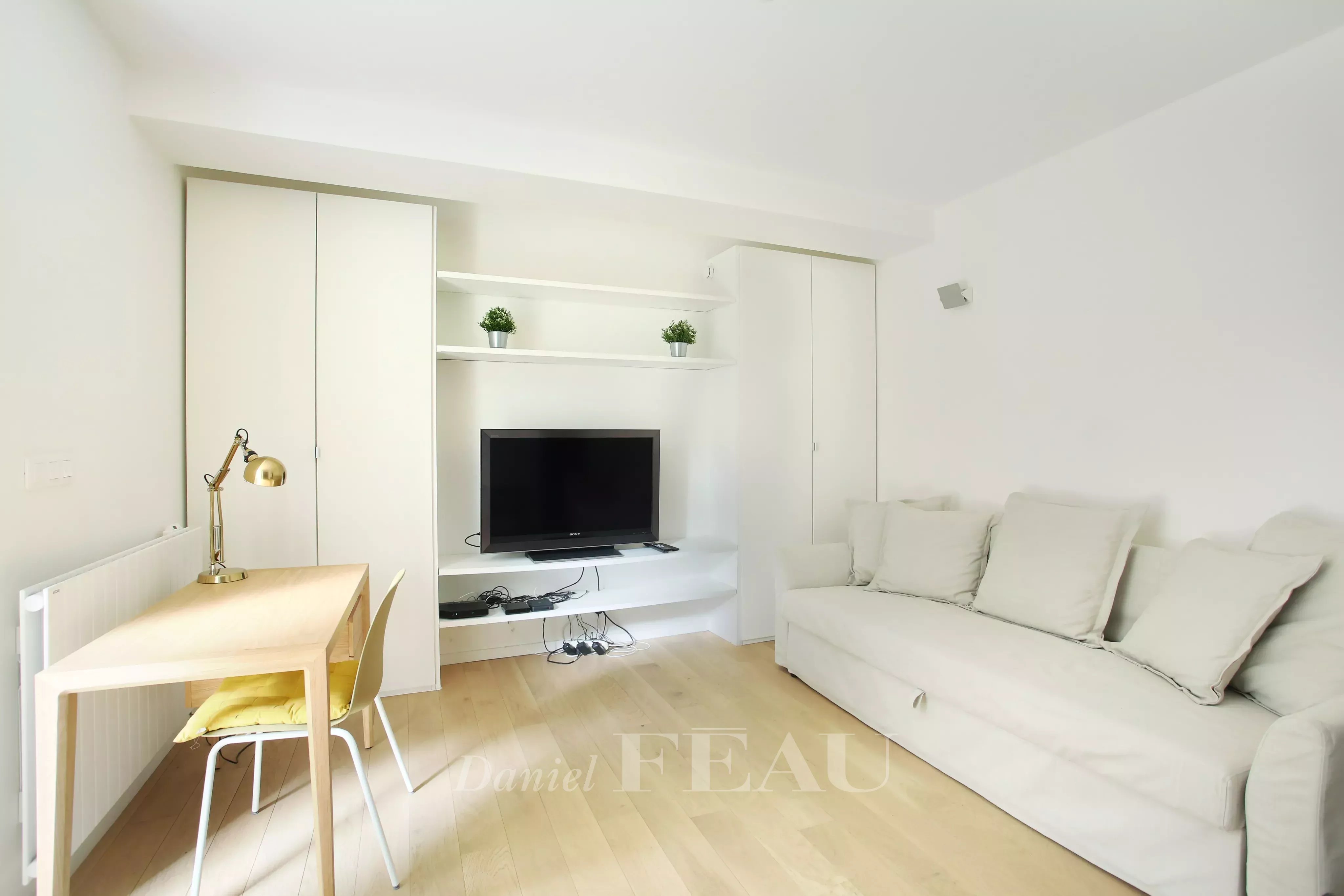 Rental Studio Paris 14th