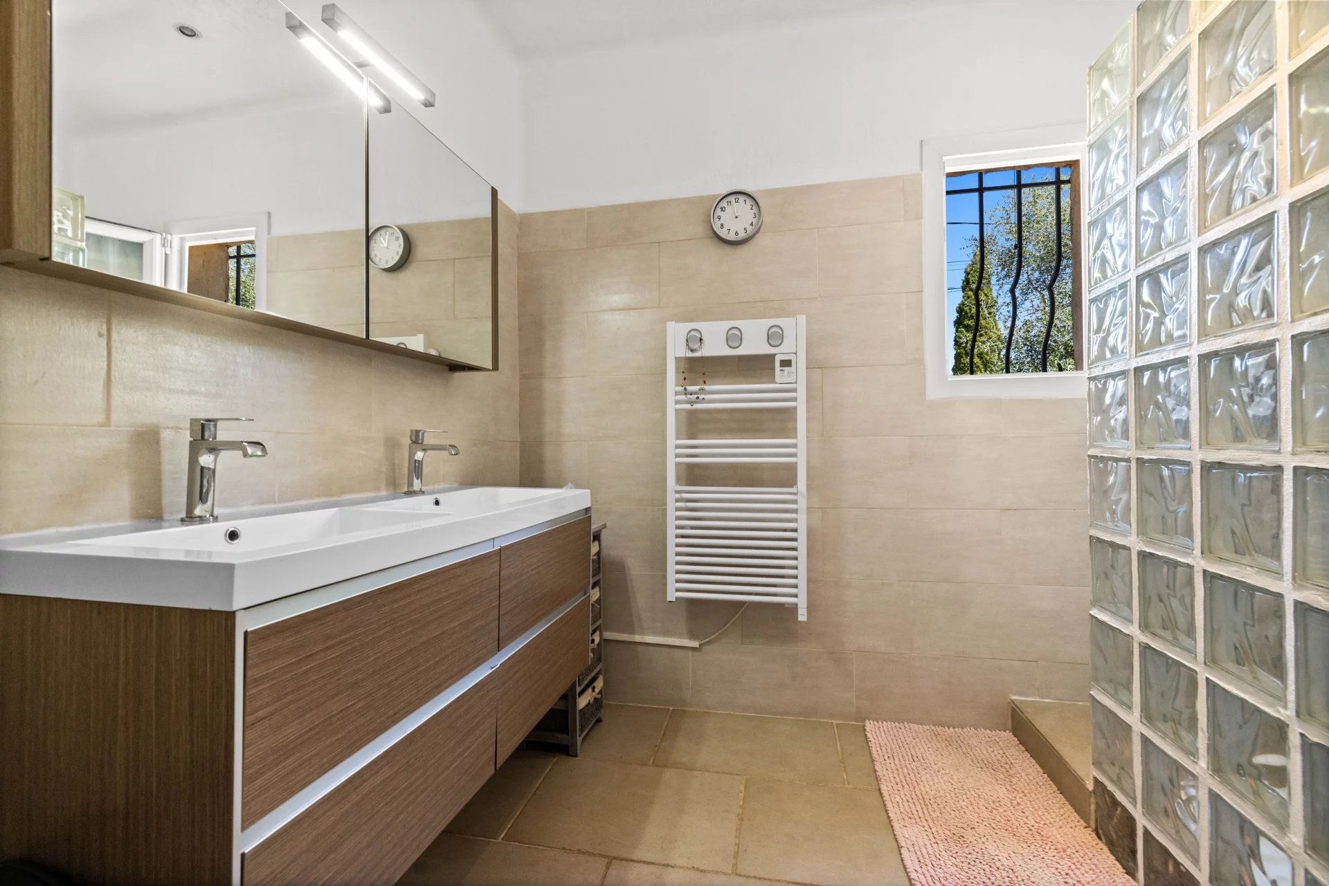 Maison de plain-pied avec sous-sol total, piscine et terrain à Saint-Cézaire-sur-Siagne - Photo 5