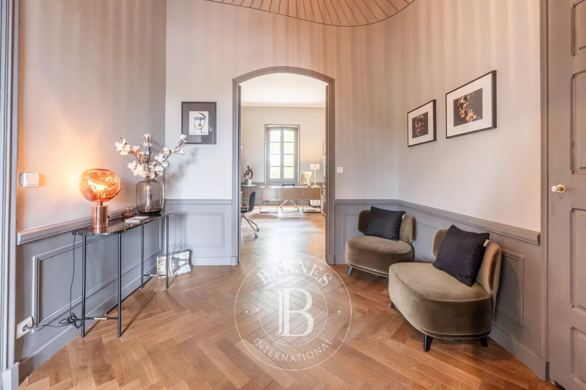 AIX-EN-PROVENCE - OLD APARTMENT RENOVED IN A CASTEL NESTLED IN A PARC -1700.7 FT2-2 BEDROOMS-GARAGE AND PARK. - picture 22