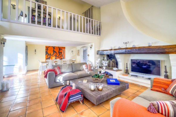 MOUGINS - VERY NICE PROVENCAL VILLA — photo 4