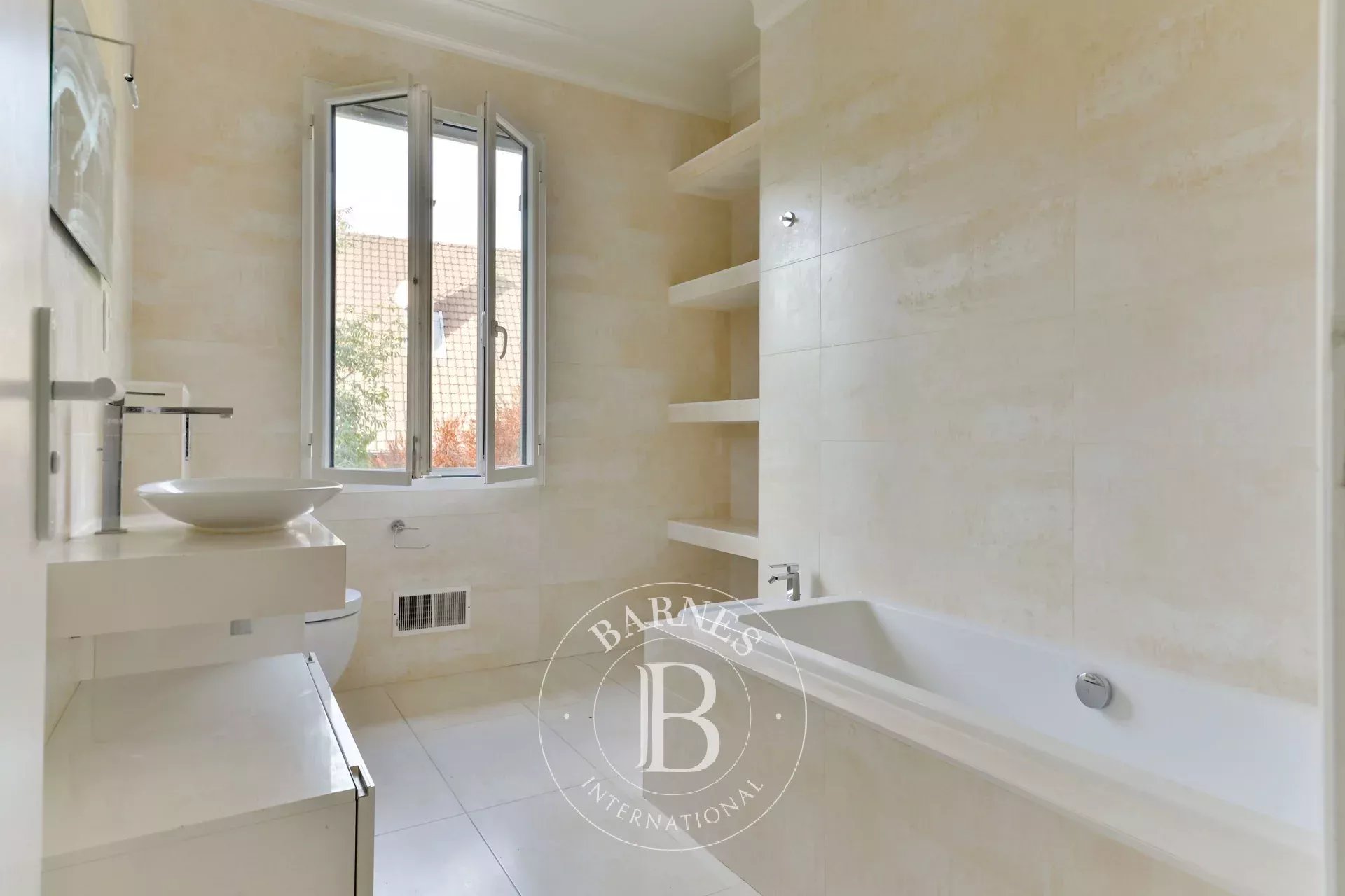 Ev Écully - picture 12