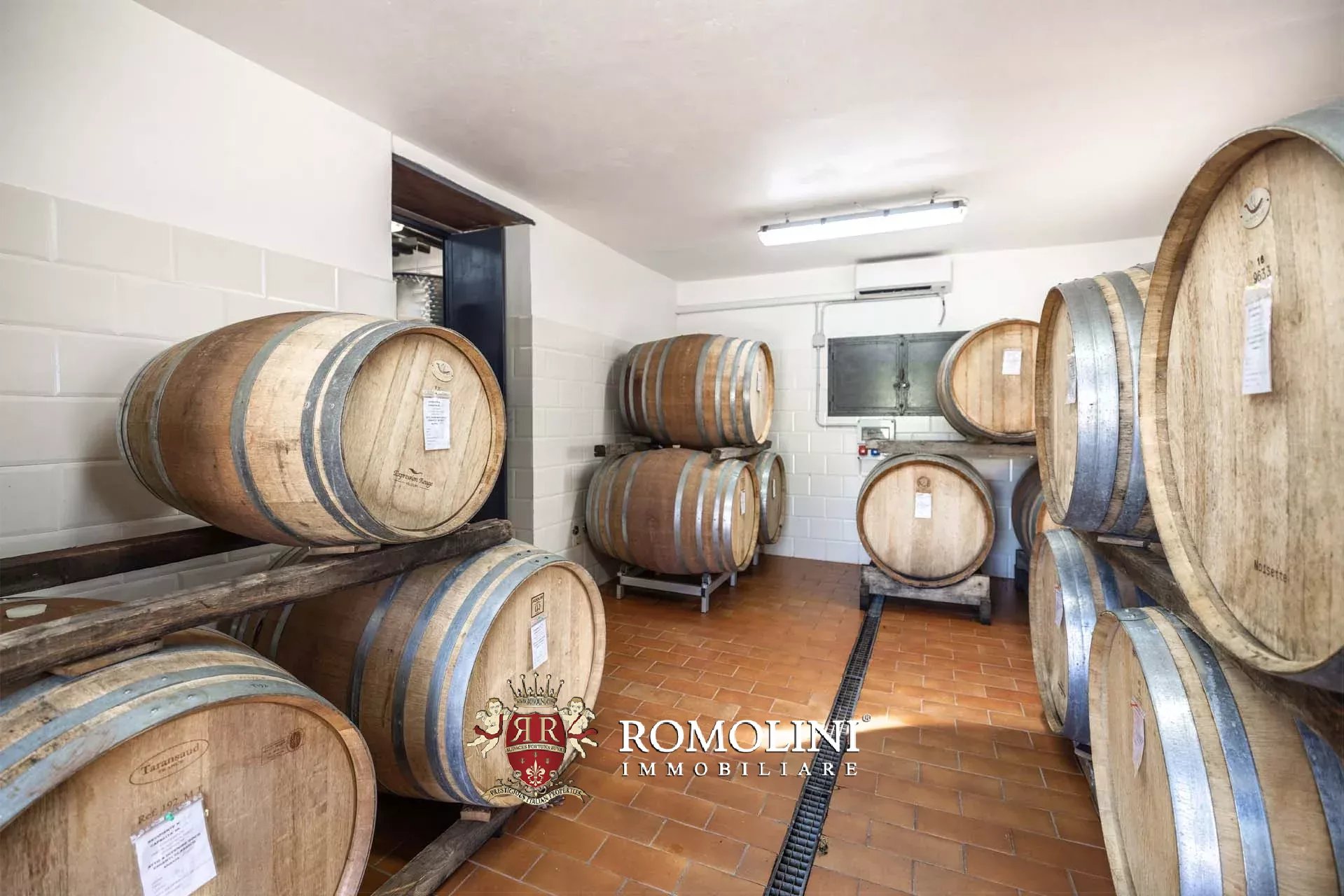 5 Bedroom Vineyard's Image 61
