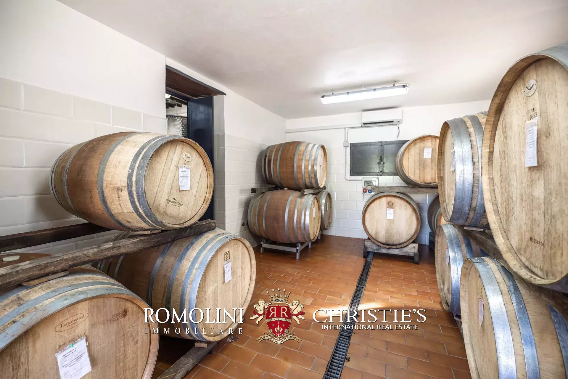 5 Bedroom Vineyard's Image 61