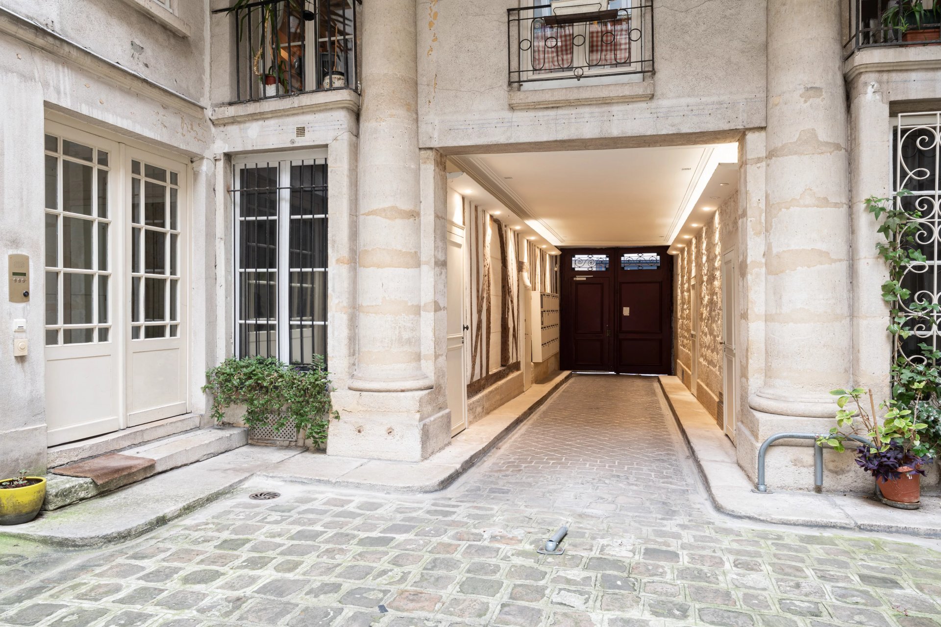 2 Bedroom Apartment/Flat's Image 8