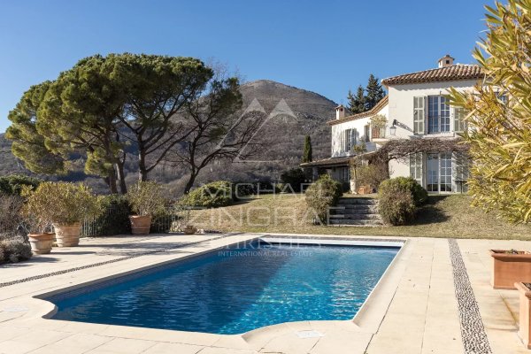 EXCLUSIVE PROPERTY WITH SEA VIEW — photo 3