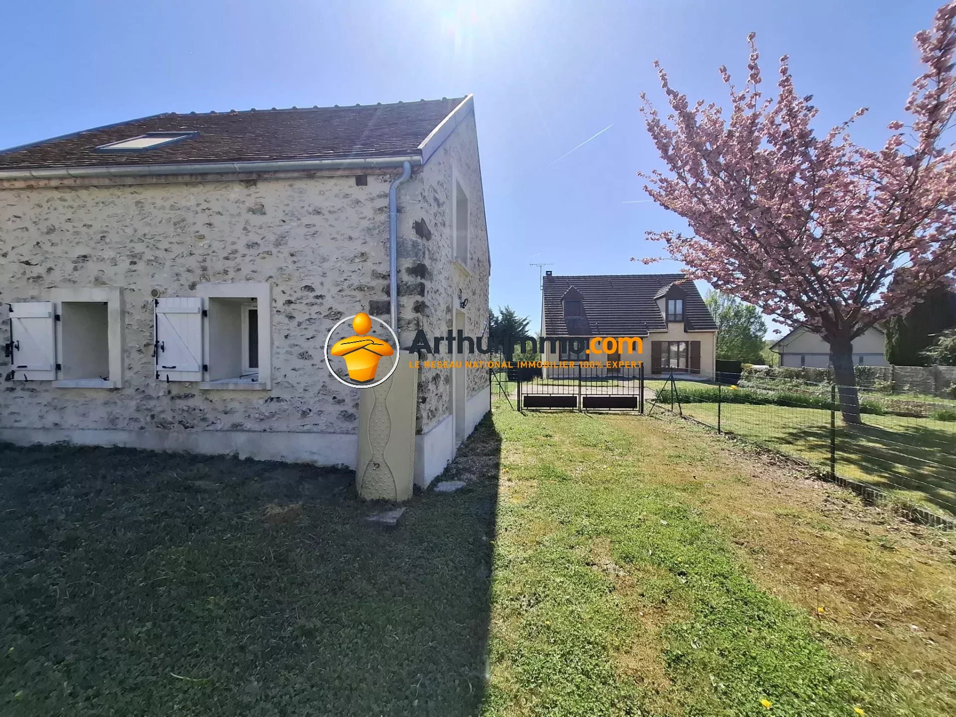 BEllE propriété 155M2 sous sol complet, dependance, terrain 2350M²