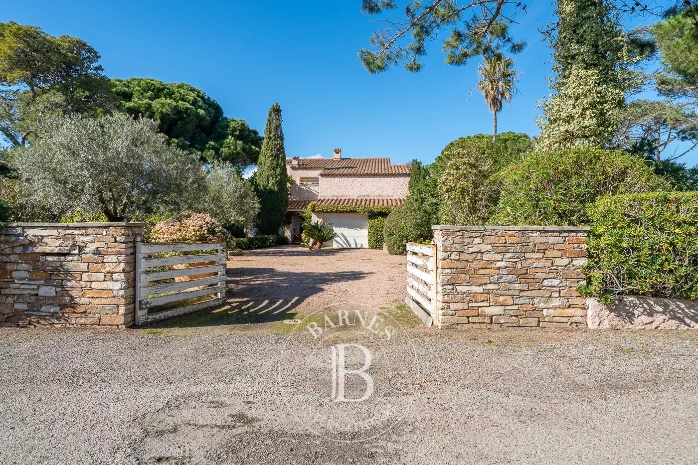 Exclusive - Lido de la Marana.  4-bedroom villa. swimming pool. tennis court. beach on foot - picture 23