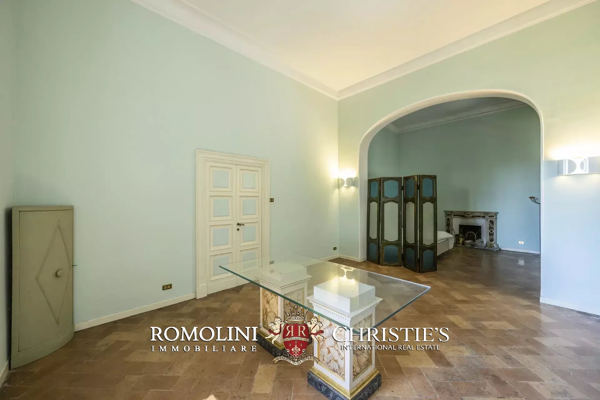 8 Bedroom Villa/Townhouse's Image 43