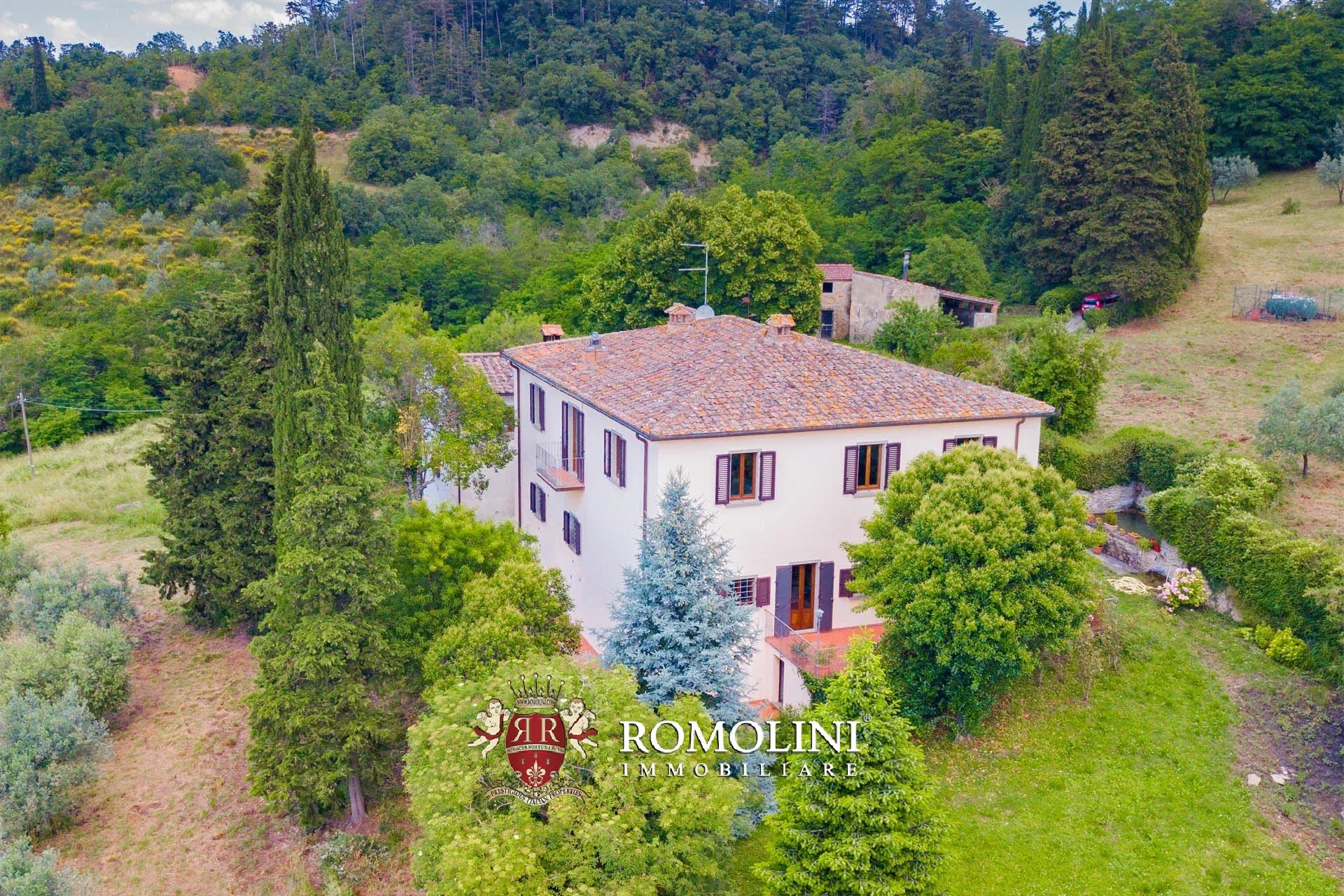 6 Bedroom Villa/Townhouse's Image 12