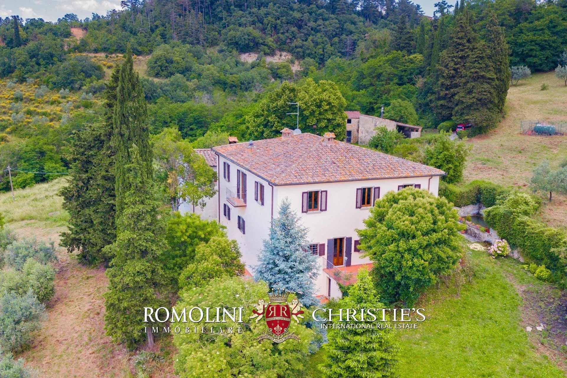 6 Bedroom Villa/Townhouse's Image 12