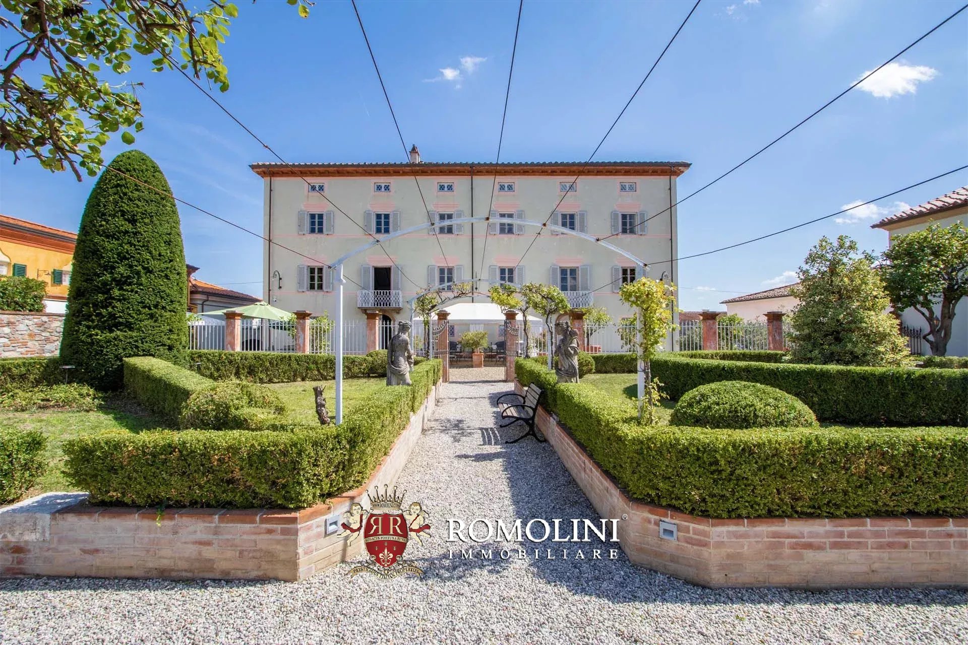 12 Bedroom Villa/Townhouse's Image 25