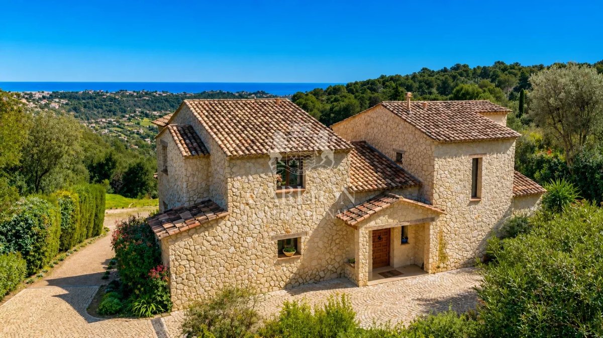 Saint-Paul-de-Vence: Außergewöhnliche Aussicht auf Meer und Dorf