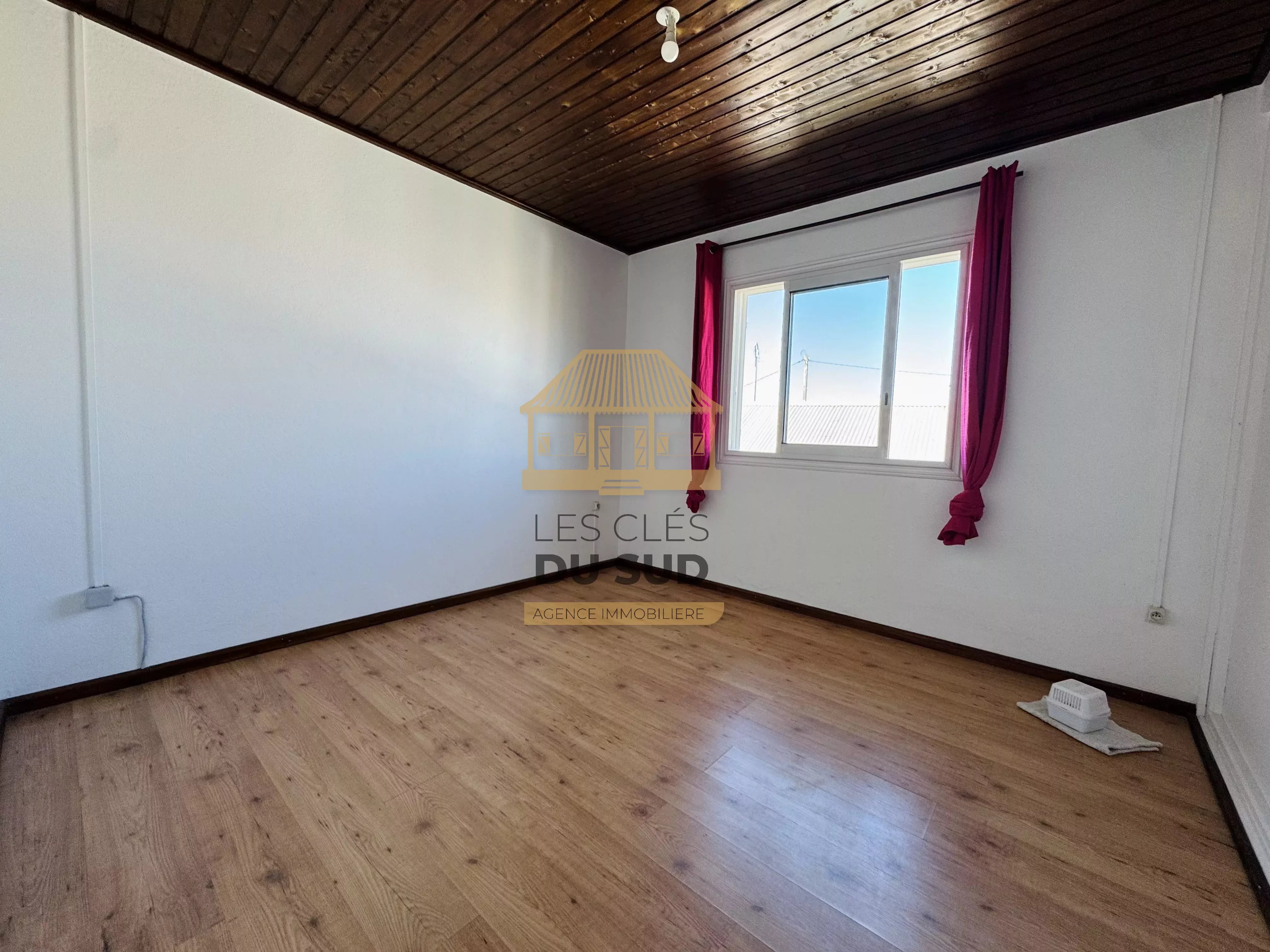 SAINT-JOSEPH – MAISON FAMILIALE PLAIN-PIED 4 CHAMBRES AVEC JARDIN – SECTEUR CALME