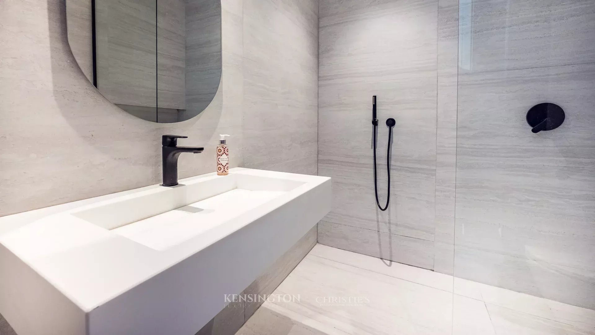 4 Bedroom Villa/Townhouse's Image 28
