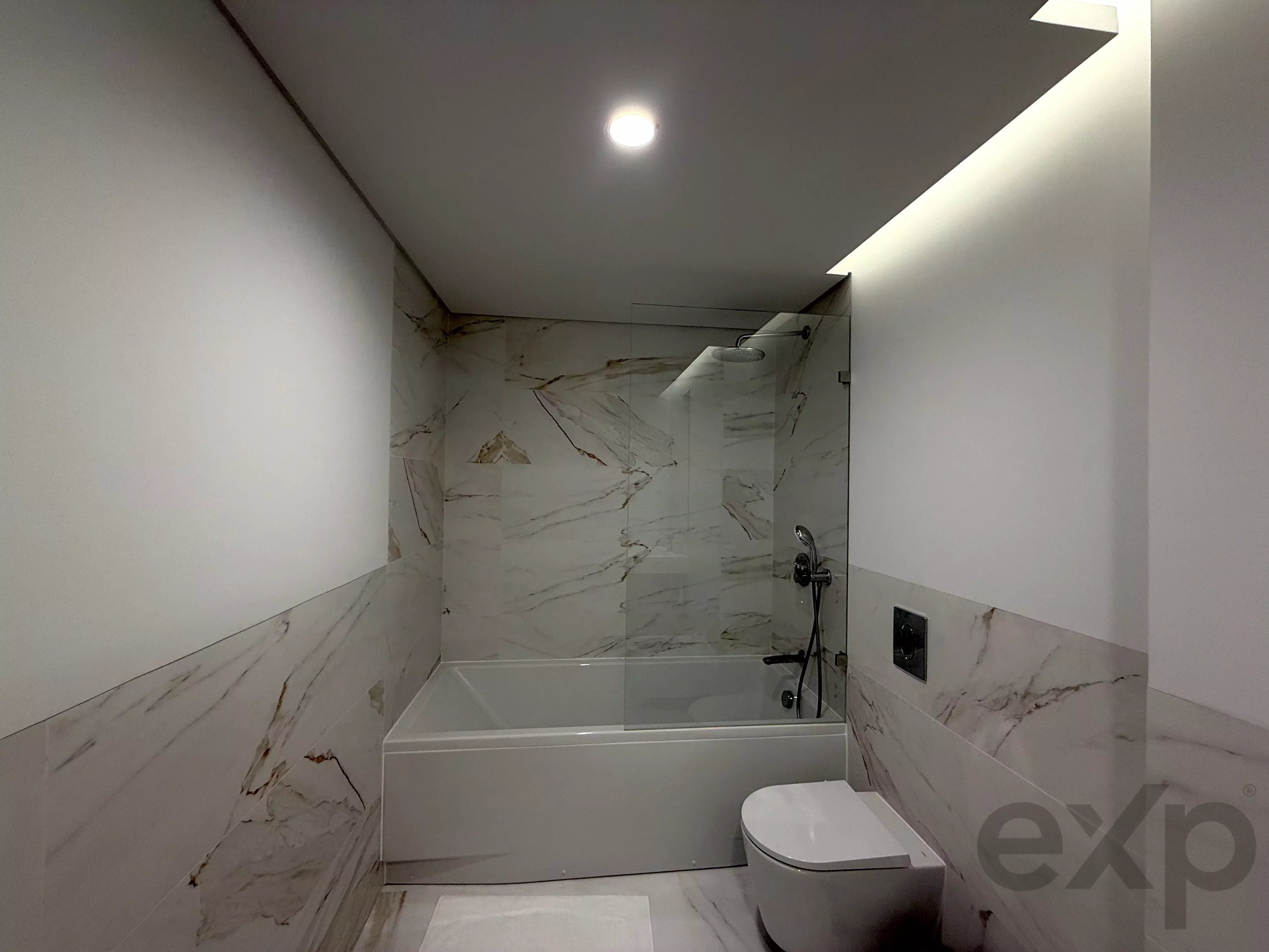 2-BEDR. SUITE, POOL, BALCONY, GARAGE 86647813 image 22