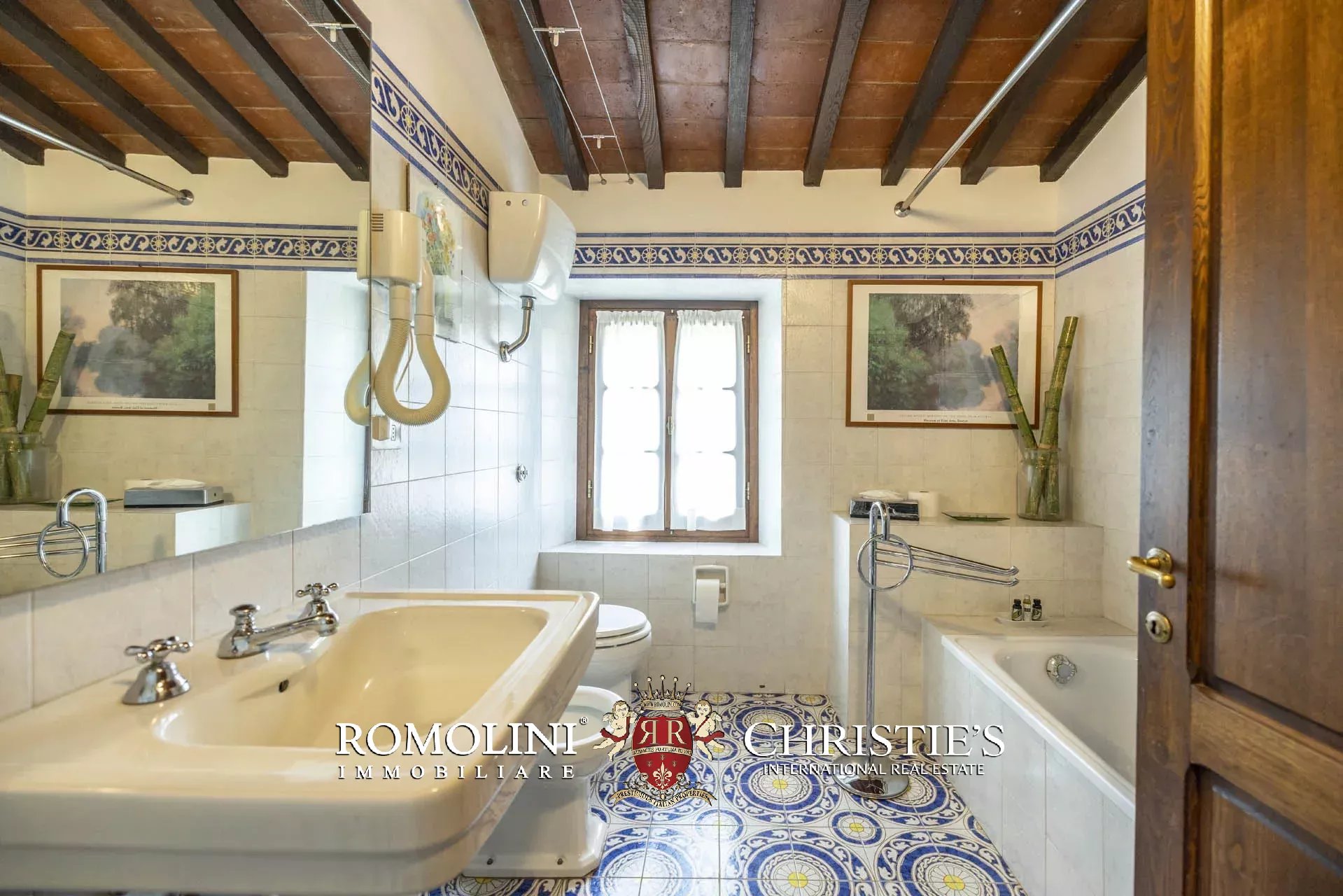6 Bedroom Villa/Townhouse's Image 56