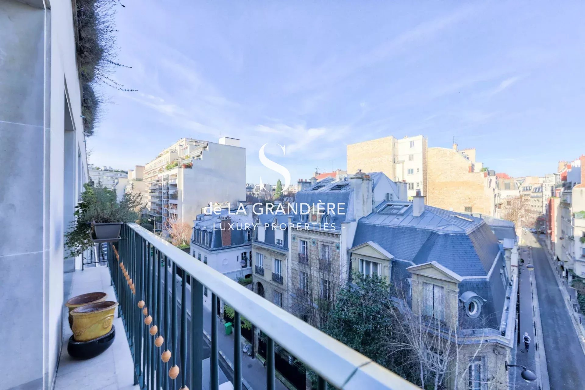 Paris 16ème - rue de l'Yvette - 99m2