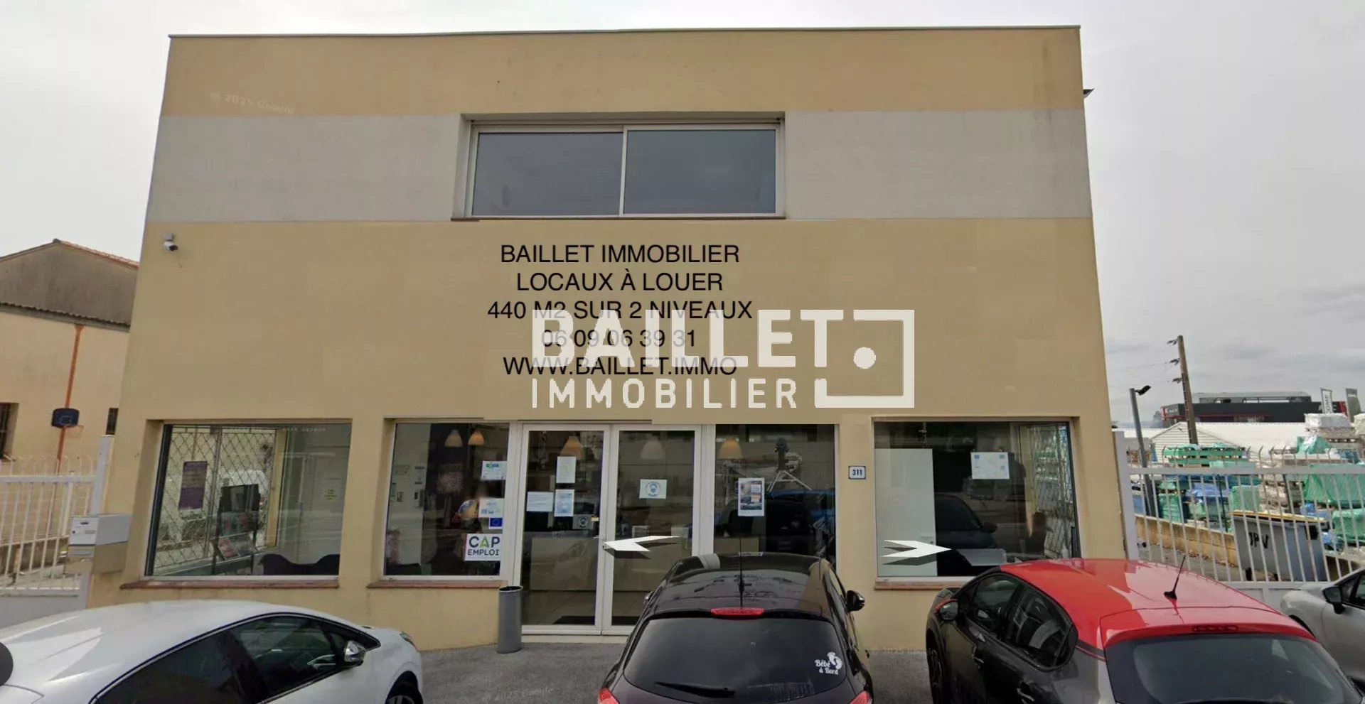 LOUE  À FRÉJUS UN LOCAL COMMERCIAL / BUREAUX DE 458 M2