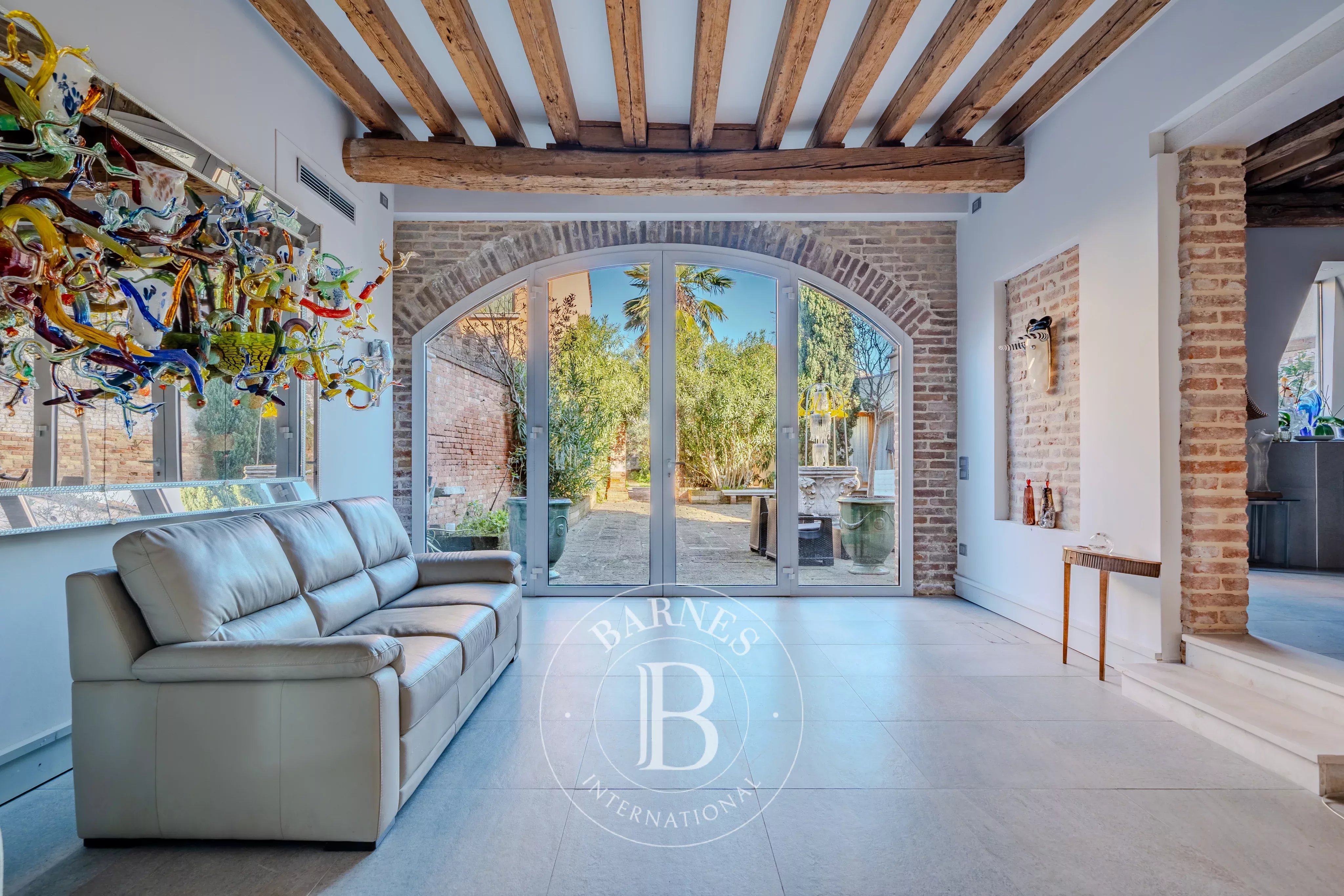 Murano – Casa d’artista con giardino privato e dépendance