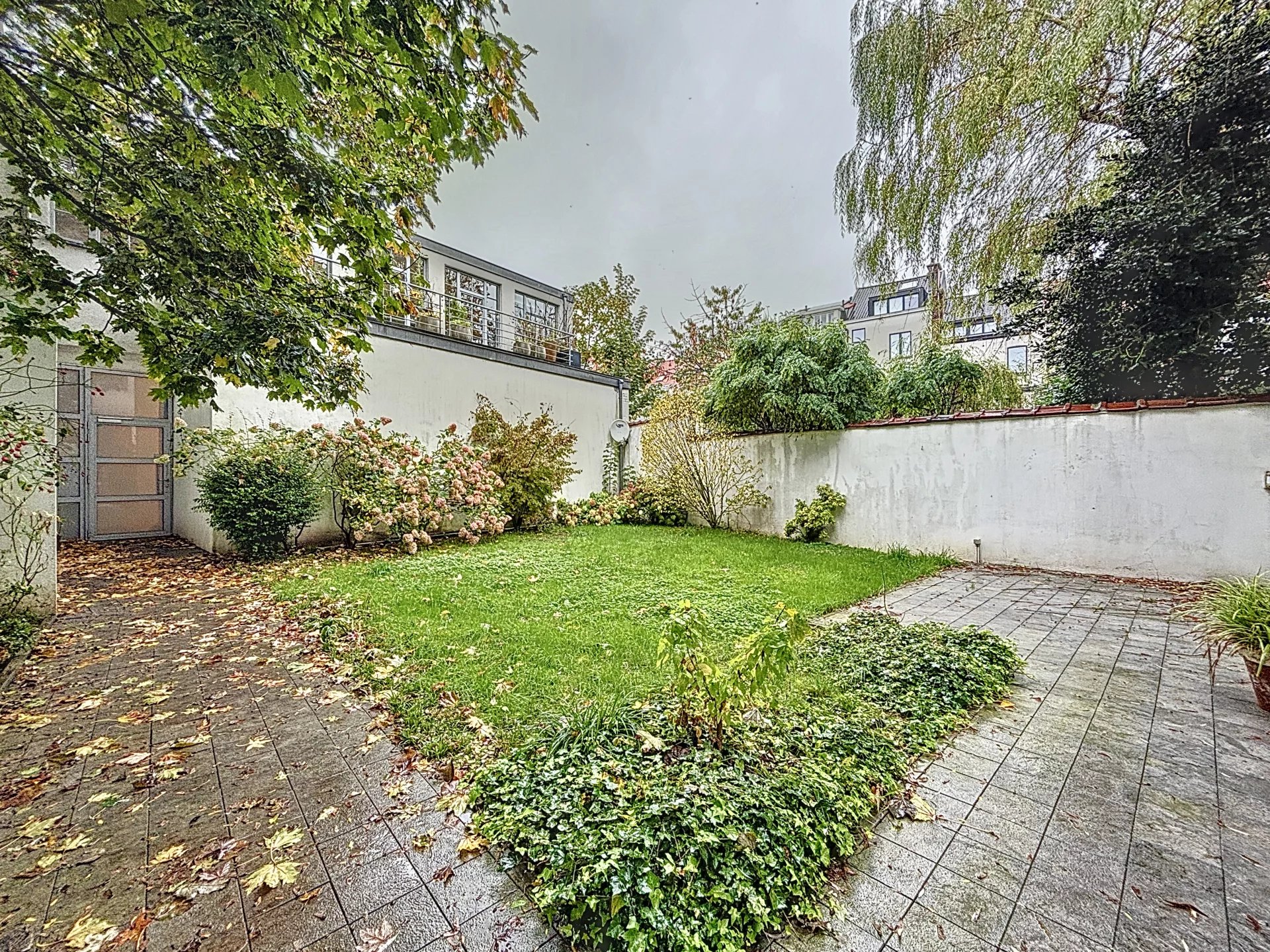 Place du Châtelain - Back house with garden - 3 suites