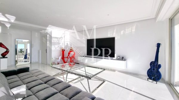 EXCLUSIVE - CANNES BASSE CALIFORNIE - CHARMING 3-ROOM APARTMENT - PANORAMIC SEA VIEW - TOP FLOOR — photo 3