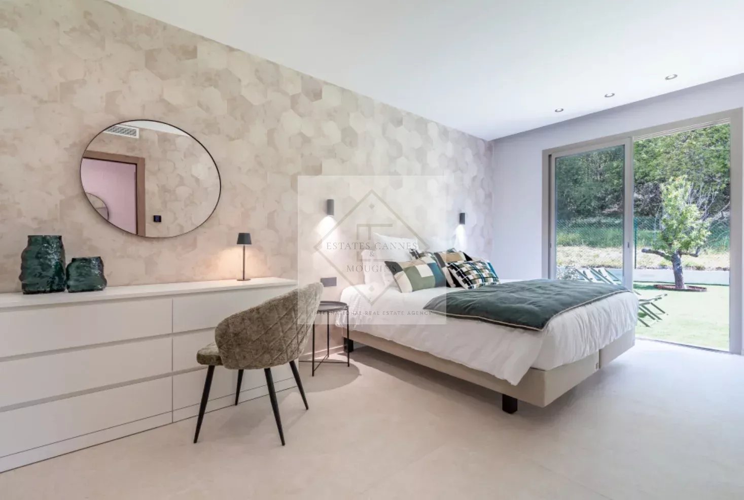 Grande villa d’exception à Mougins avec piscine, vue panoramique et deux maisons indépendantes — photo 16