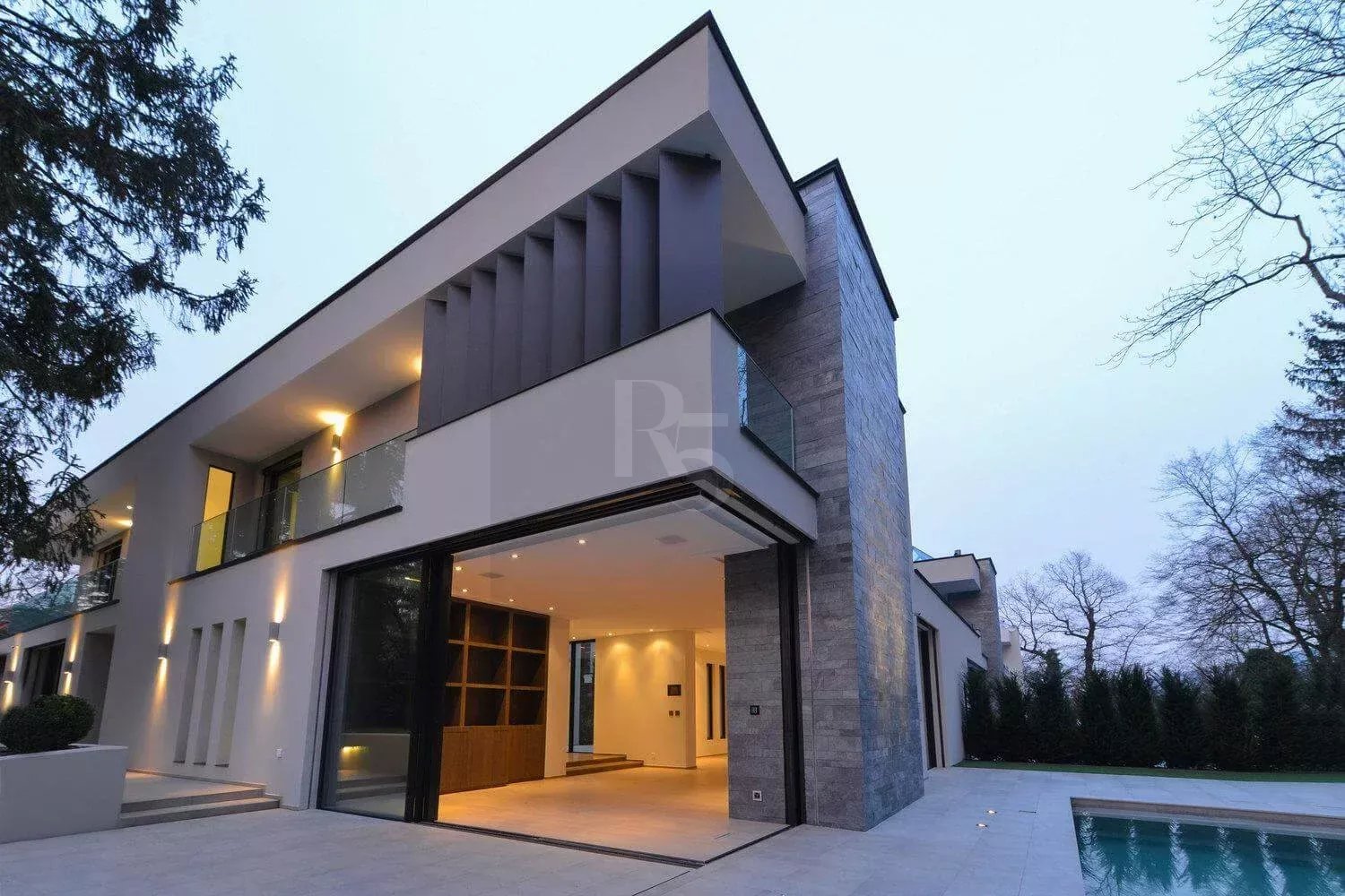 Superb high-end contemporary house — photo 1