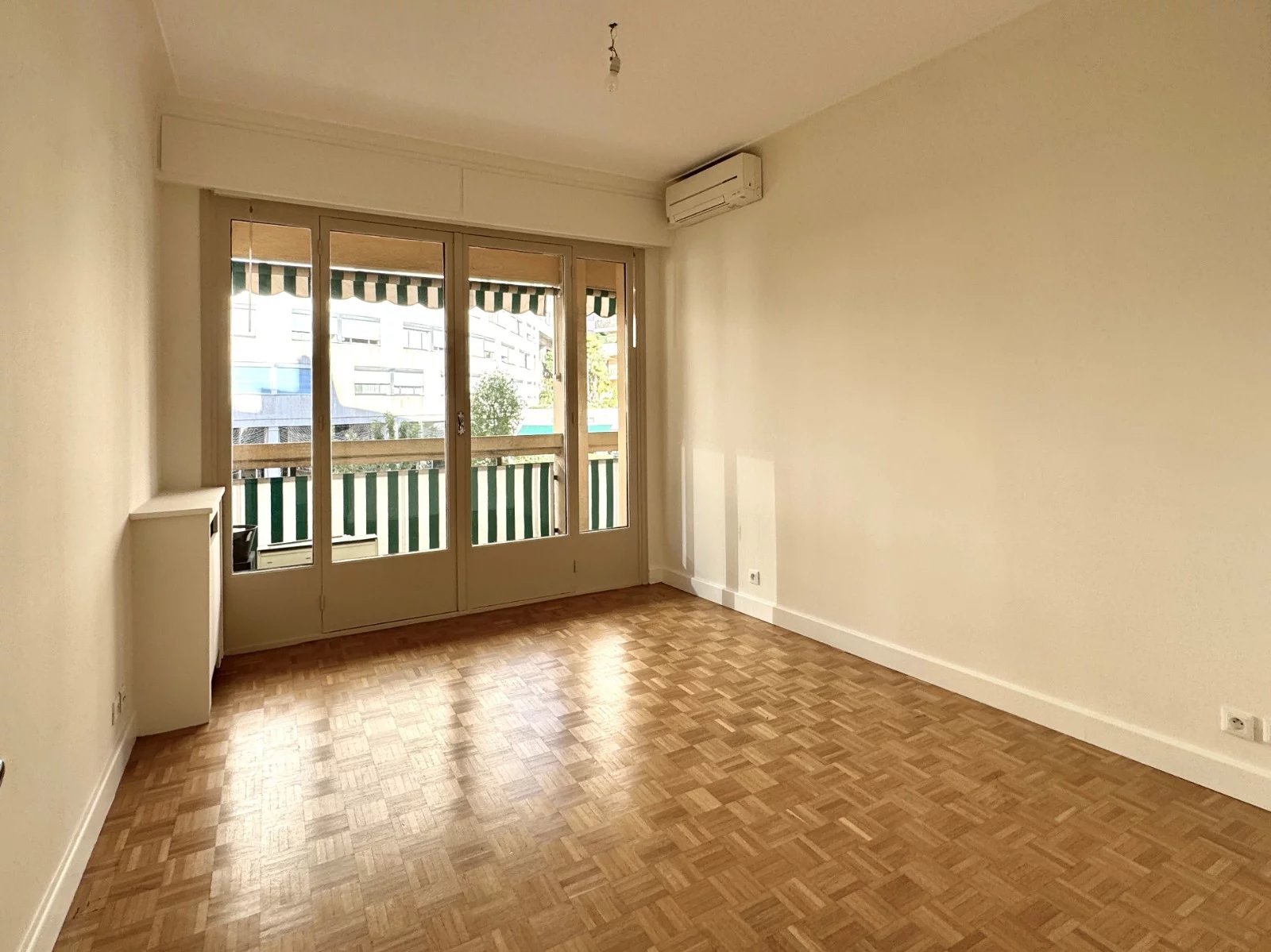 CALYPSO-Great opportunity with strong potential – Bright 2-bedroom apartment to renovate | Attractive price per sqm