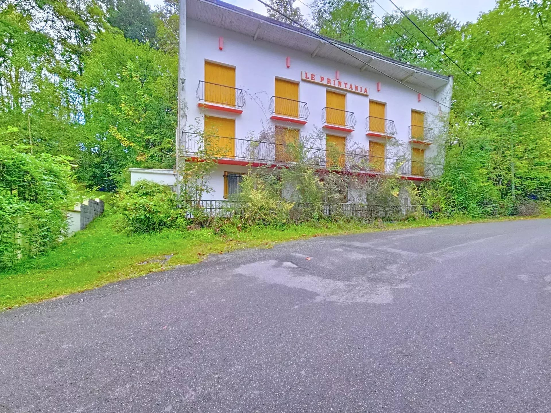 Ancien hôtel à rénover