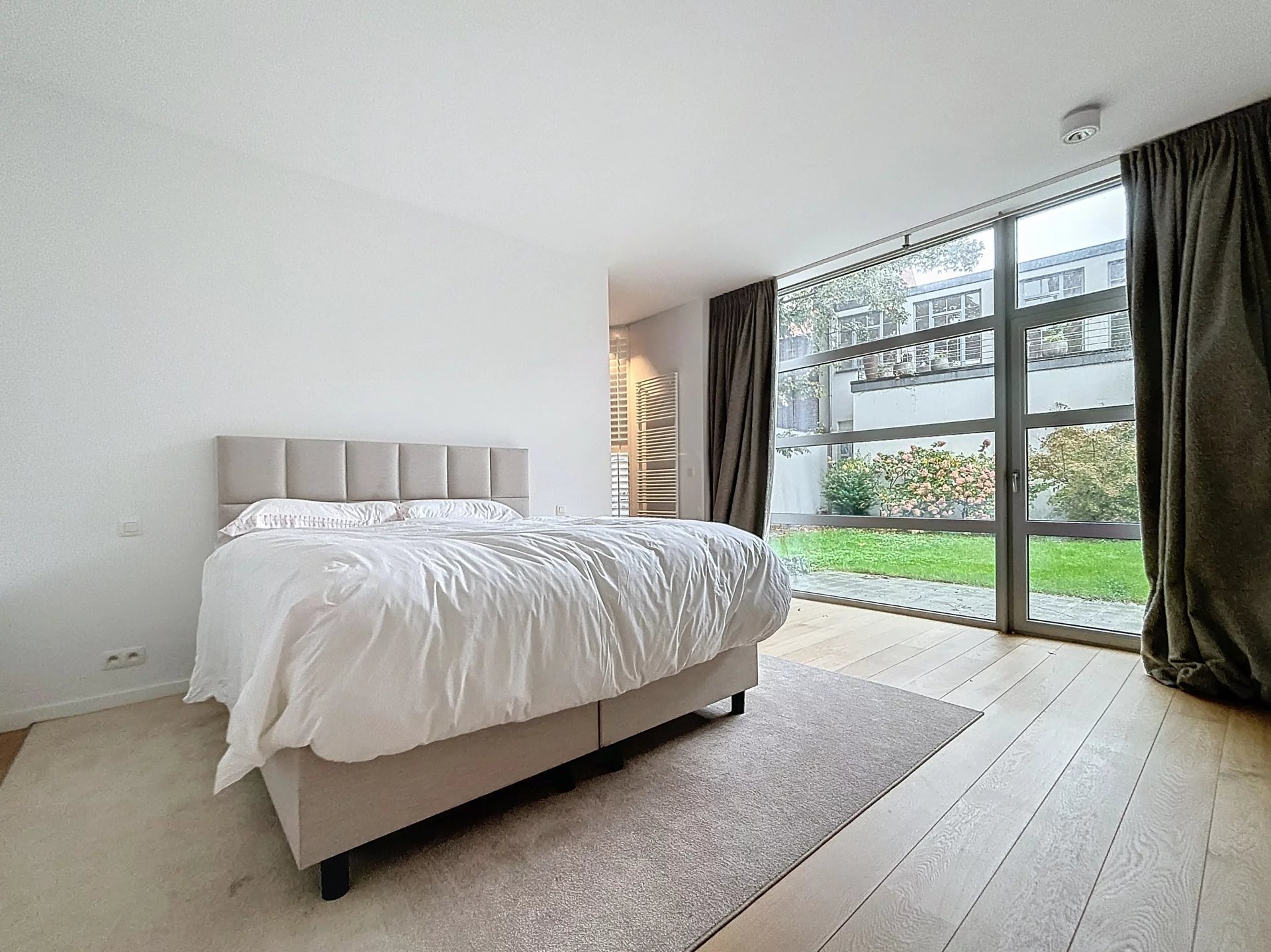 Place du Châtelain - Arrière maison avec jardin - 3 suites