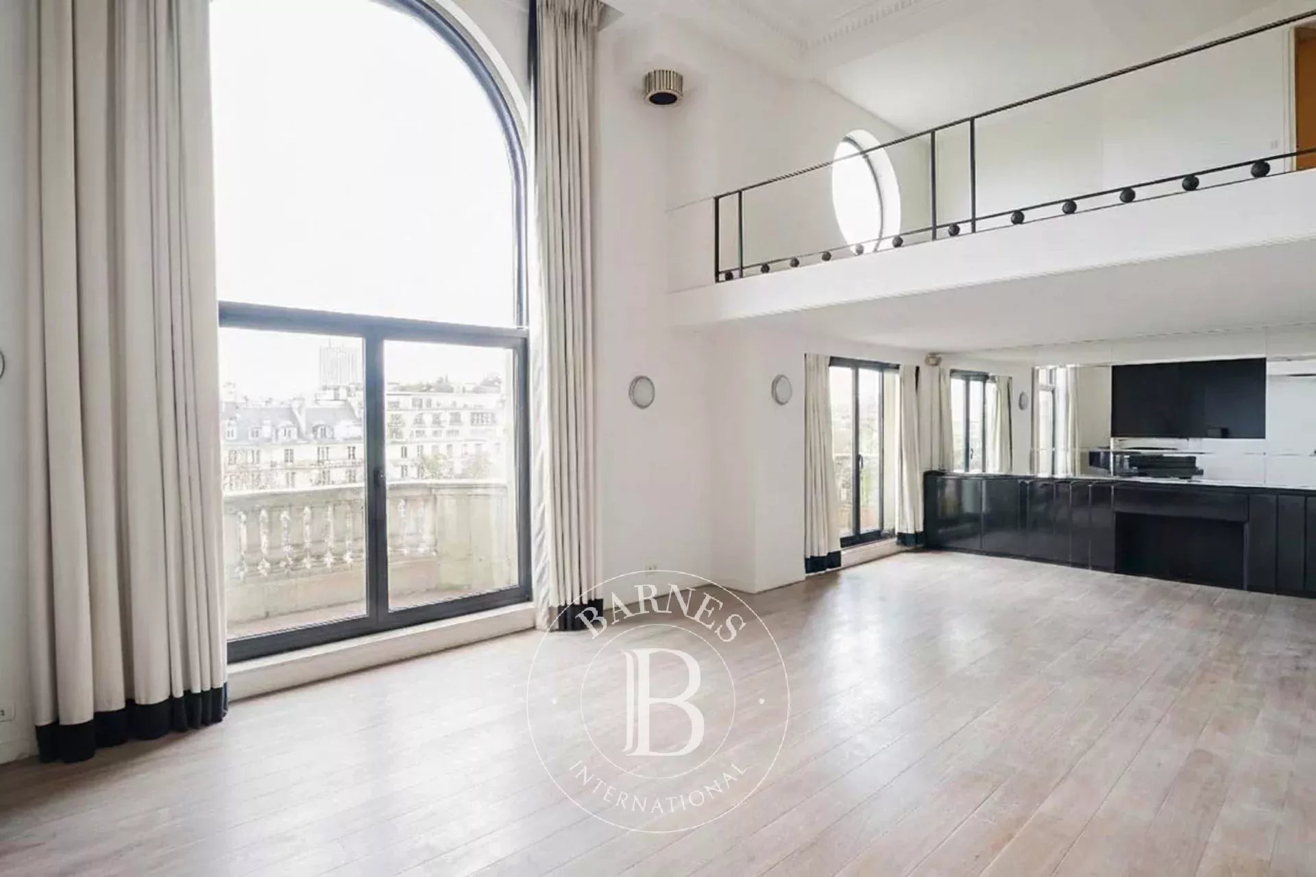 Apartment Paris 75016  -  ref 86700402 (picture 1)