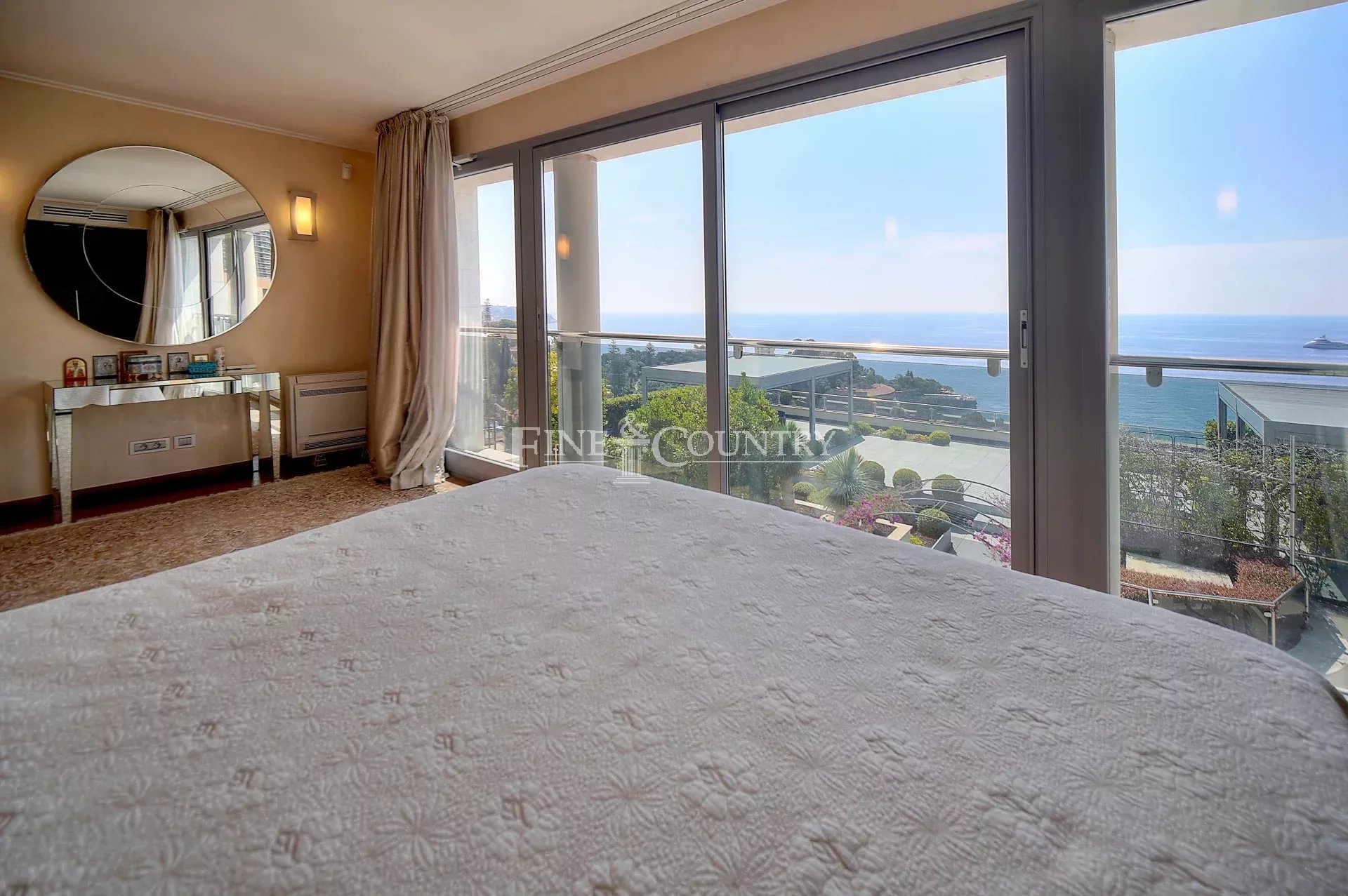 Photo of Penthouse-Villa for sale on the edge of Monaco, with sea Views