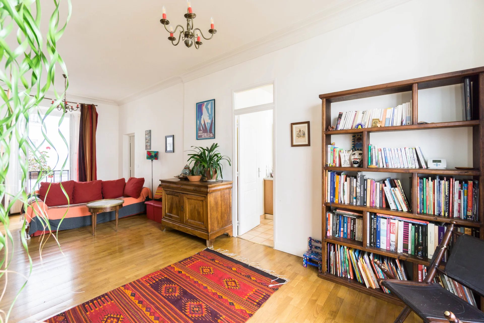 Bel appartement au calme sur jolie cour fleurie