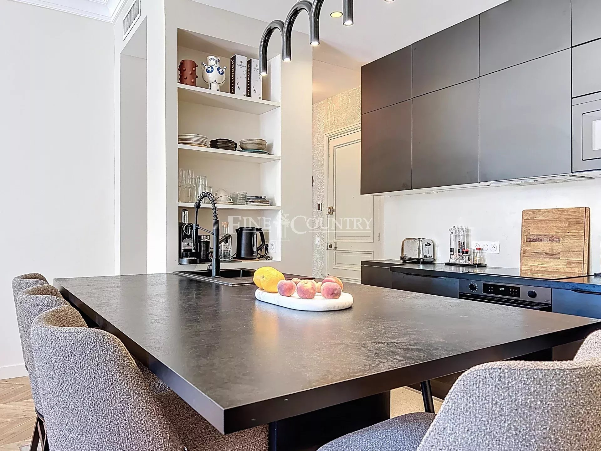 Photo of For sale apartment in Cannes within walking distance to the center, with workshop