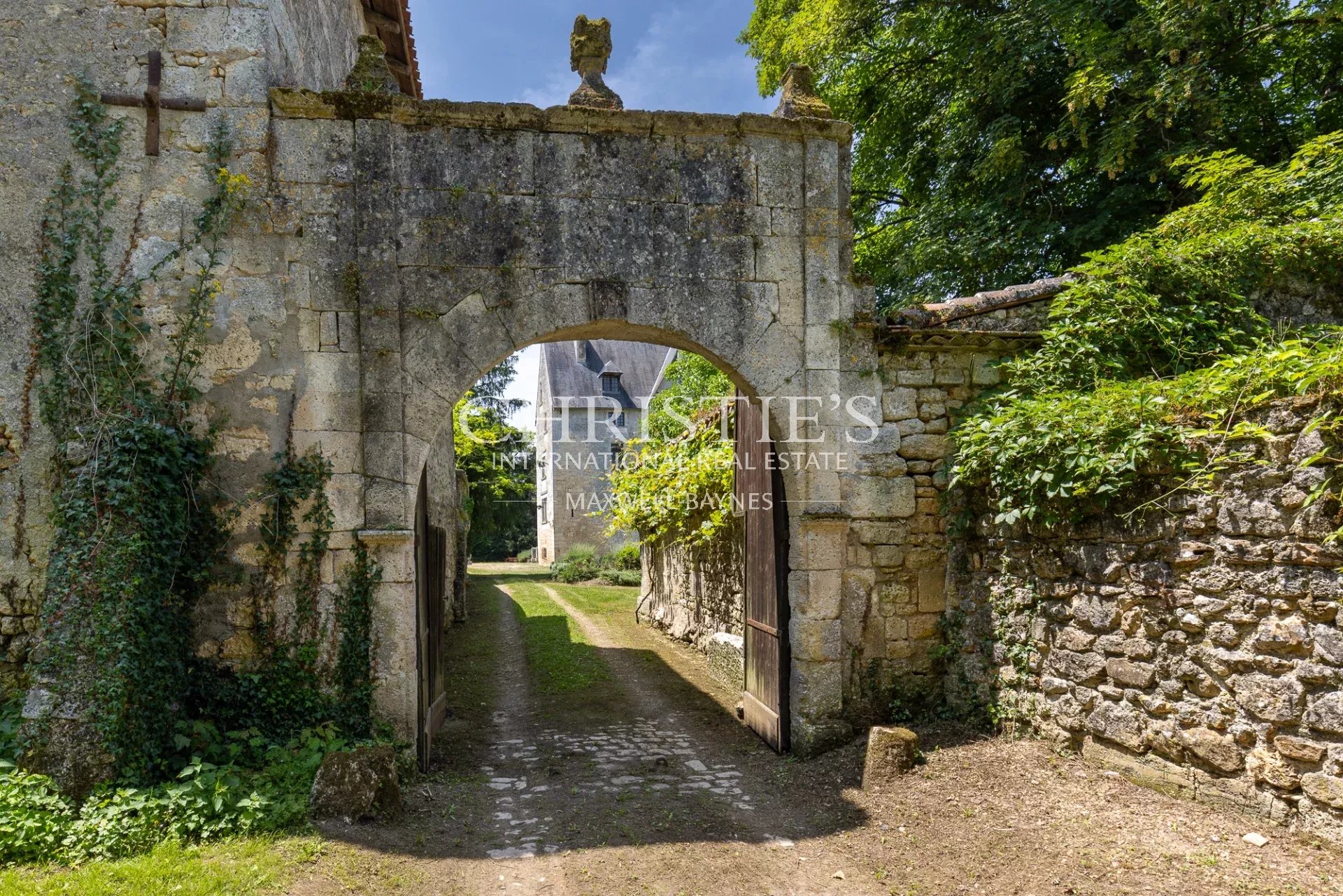 9 Bedroom Chateau's Image 32
