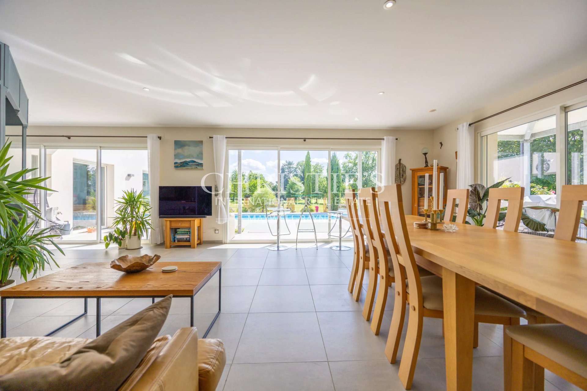 4 Bedroom Villa/Townhouse's Image 4