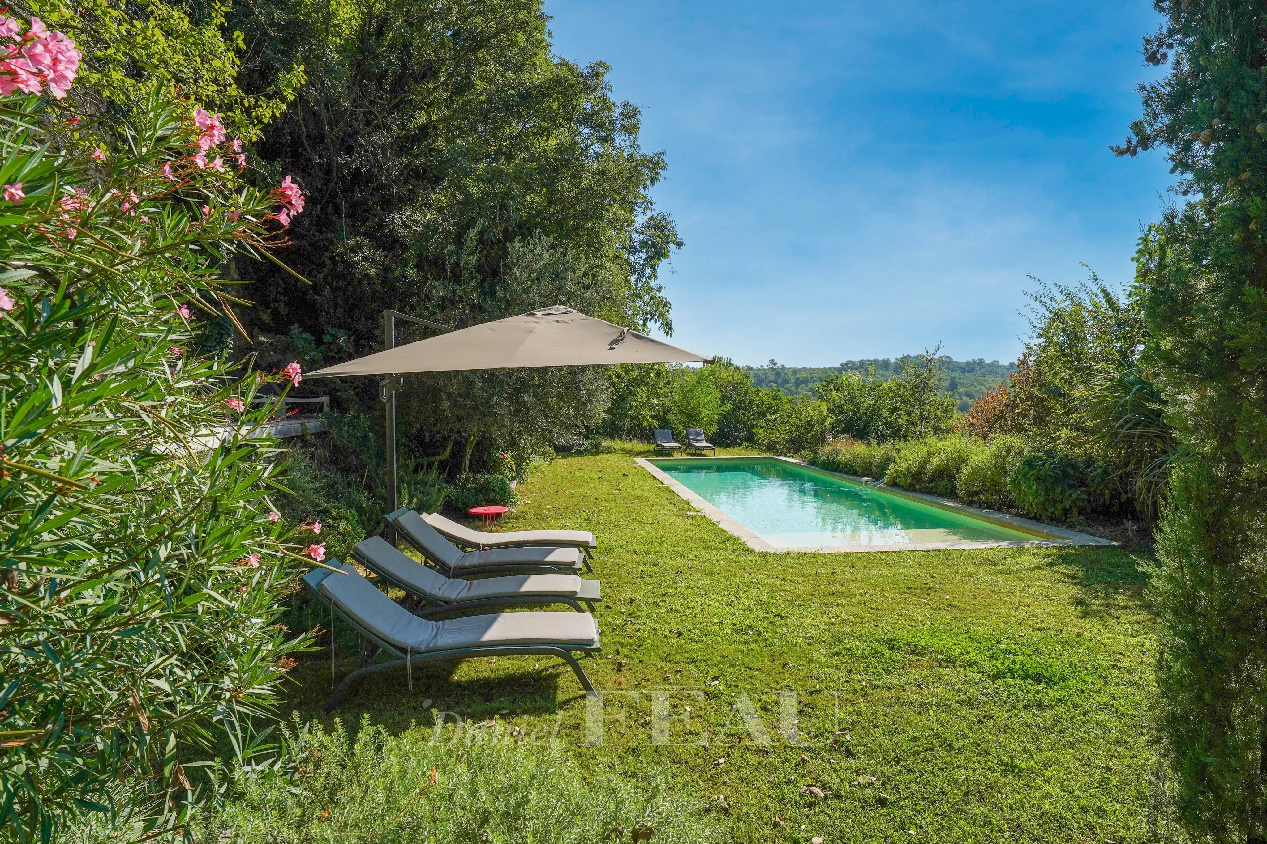Aix en Provence countryside – A character property