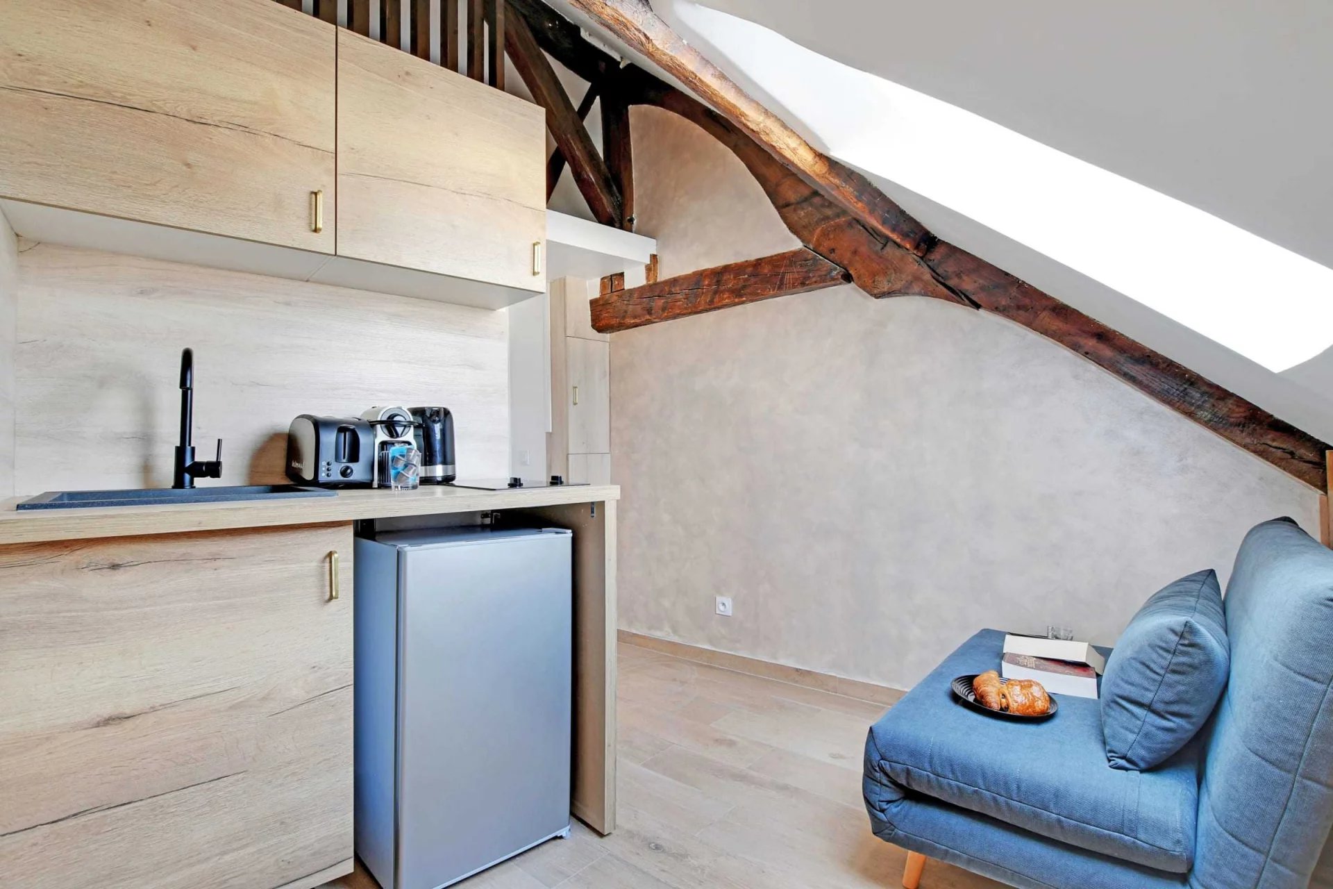 Studio de charme de 10 m² au cœur de Saint-Germain-des-Prés - Image Array