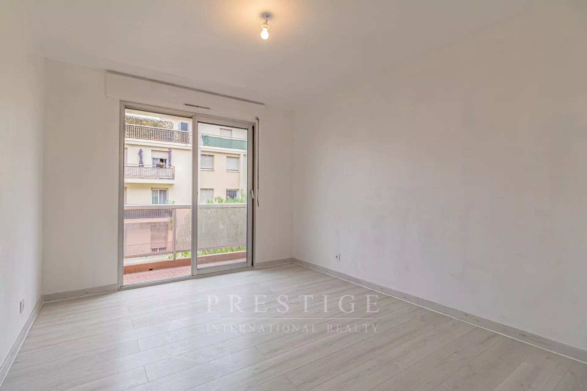 Location Appartement Saint-Laurent-du-Var Centre Ville