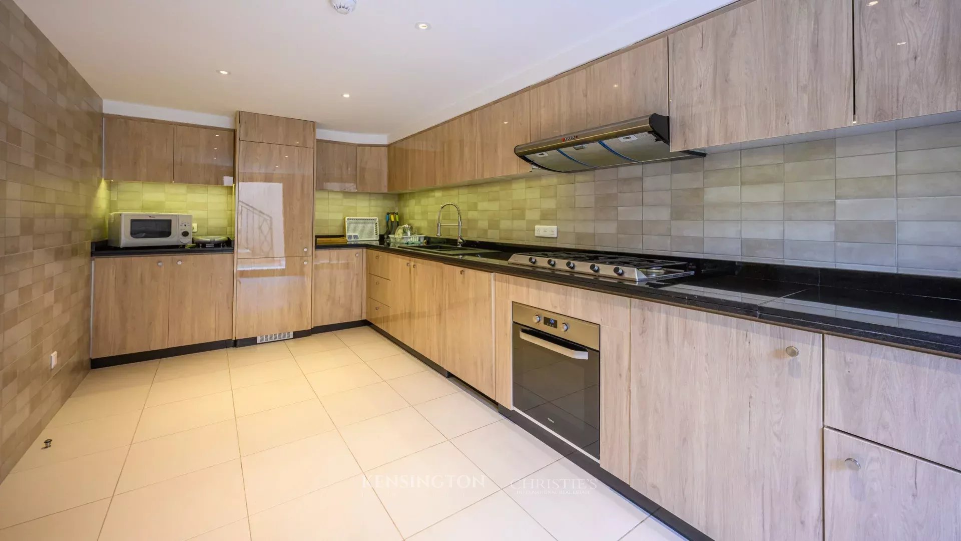 3 Bedroom Villa/Townhouse's Image 35