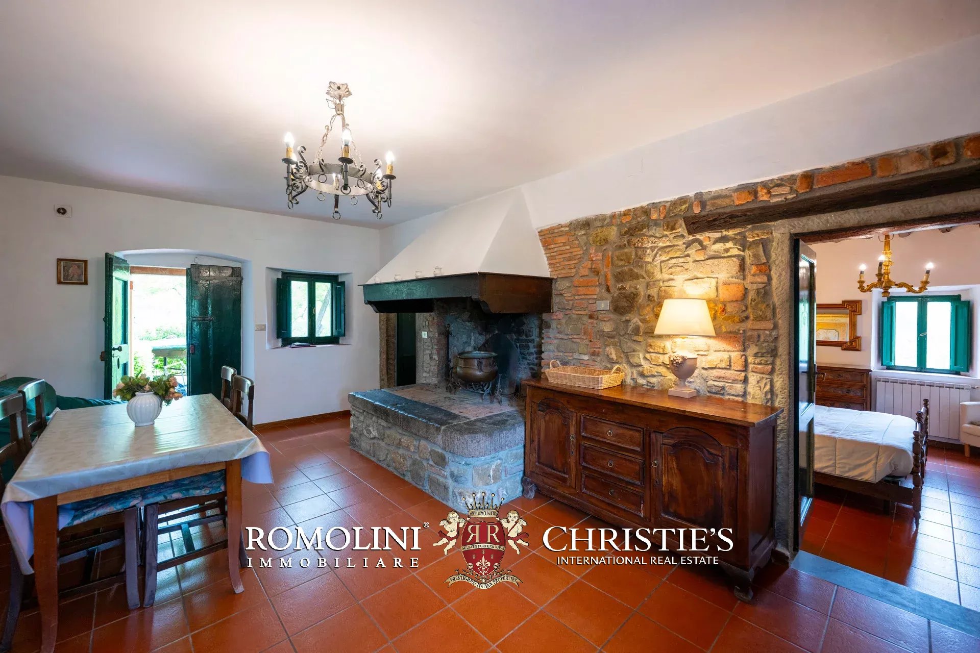 13 Bedroom Villa/Townhouse's Image 21
